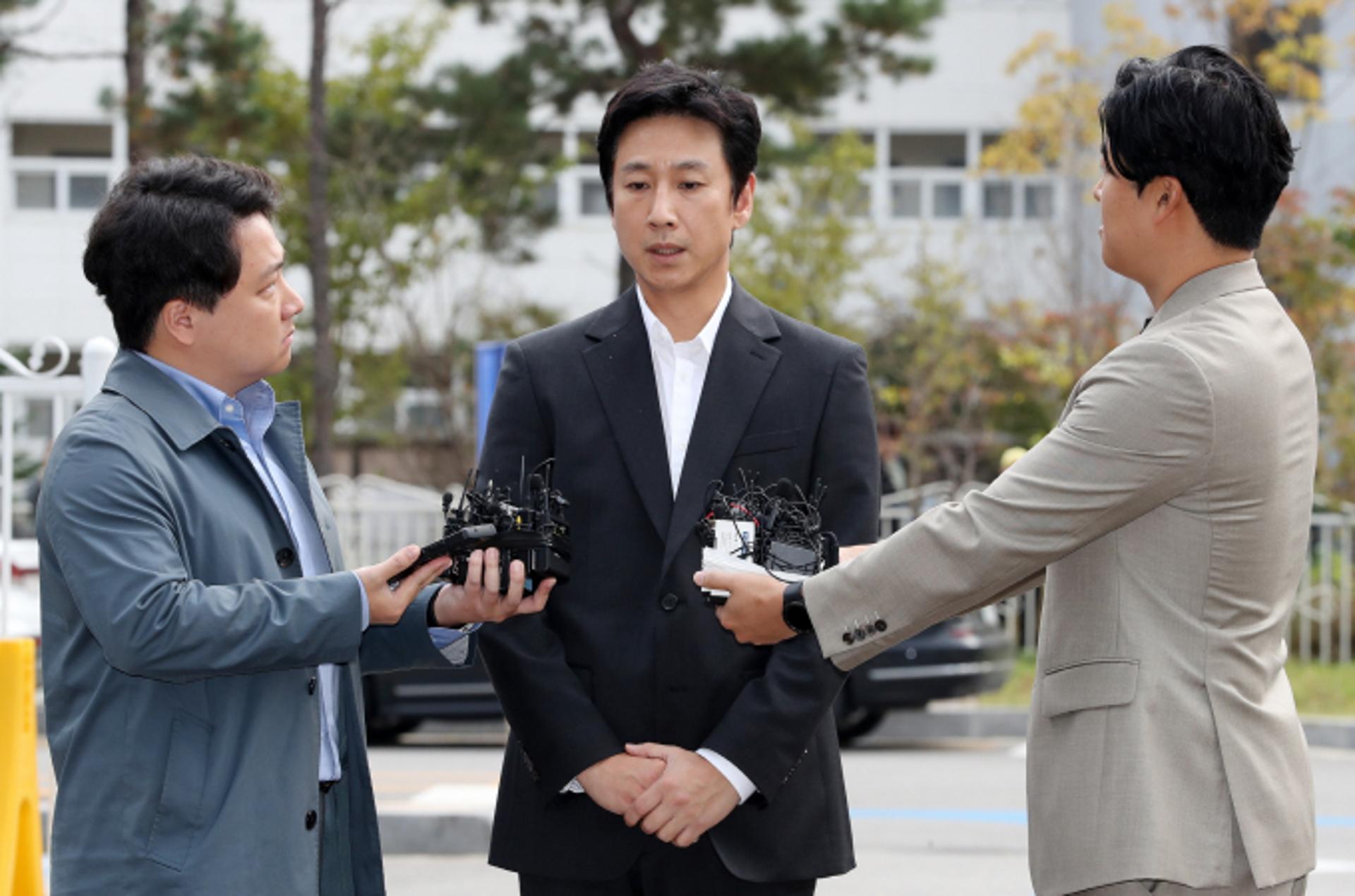 경찰 재출석 이선균 "사실대로 솔직하게 말하겠다"(상보)