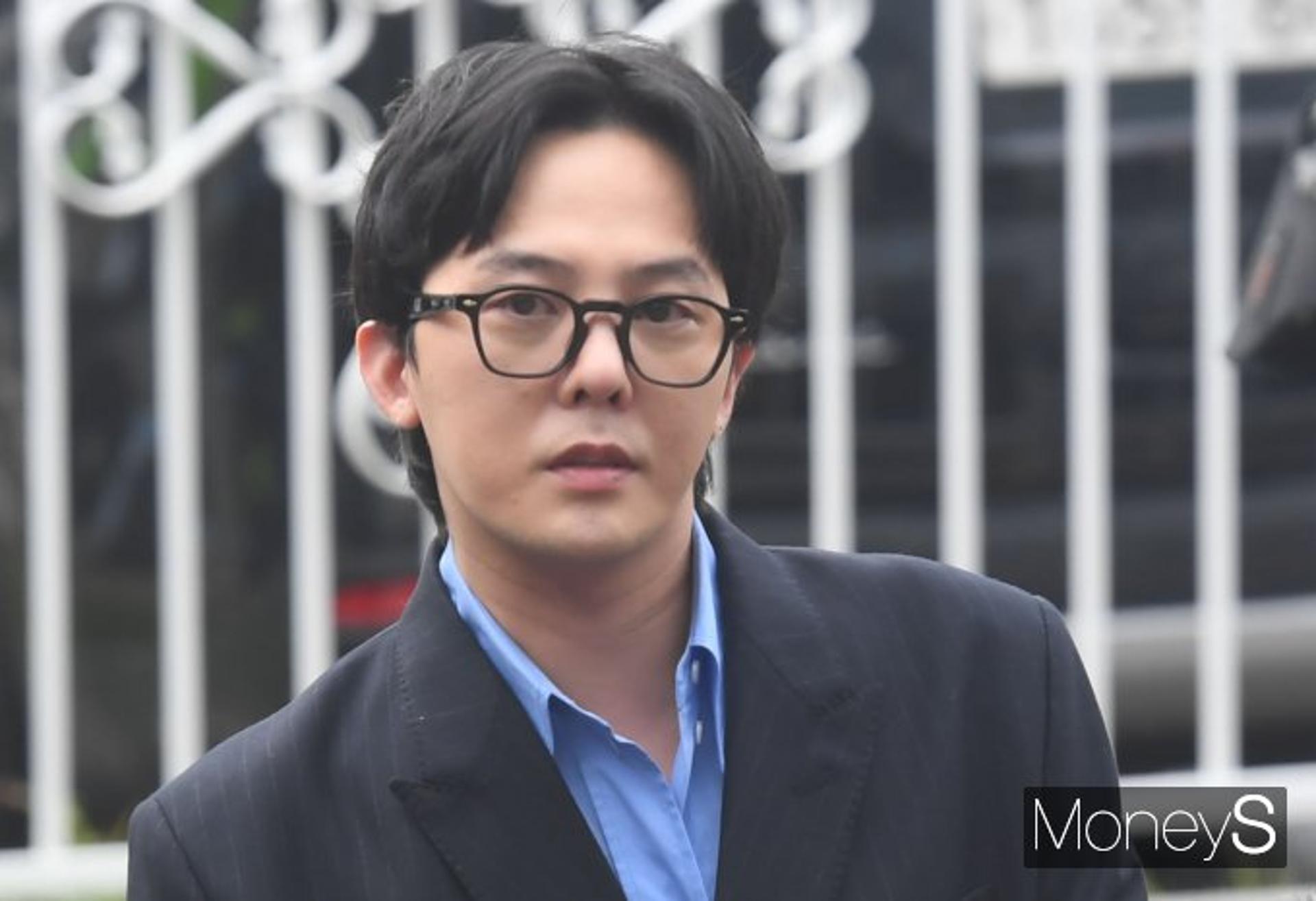 "마약한 적 없는데요" 지드래곤 경찰 출석… 시약 검사 예정(상보)