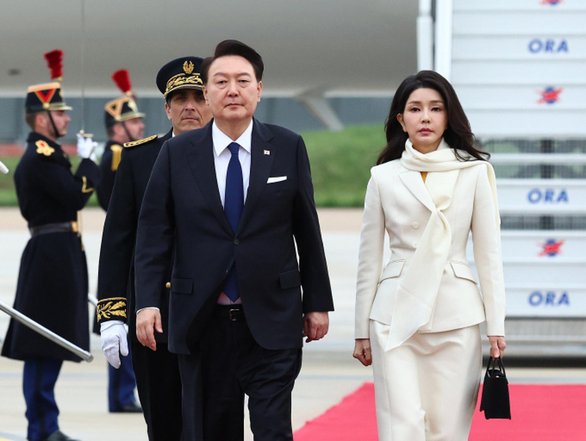 尹, 파리서 부산 박람회 유치 돌입… "총력 다할 것"