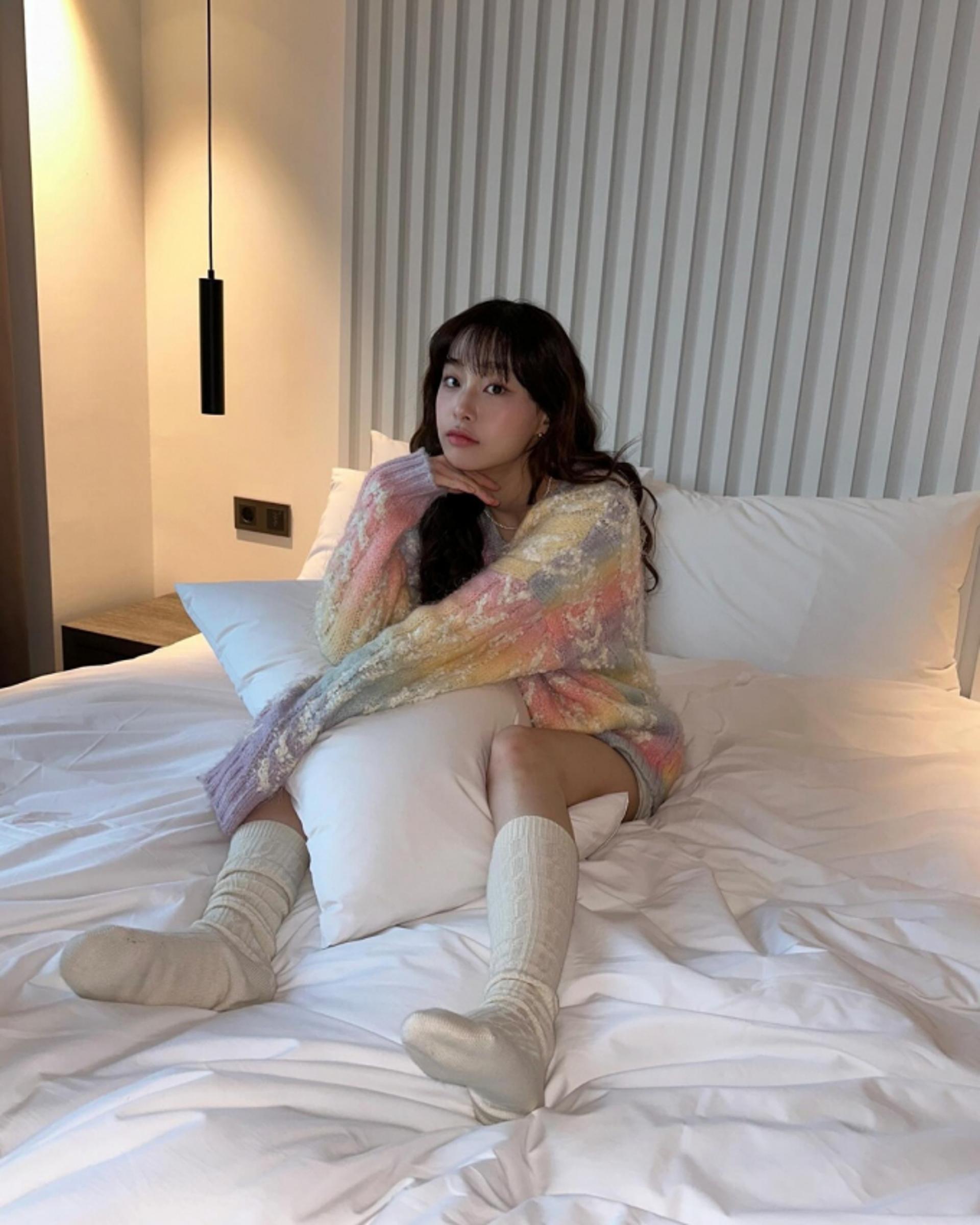 츄, 파스텔 니트 입고 솜사탕처럼 달콤한 비주얼