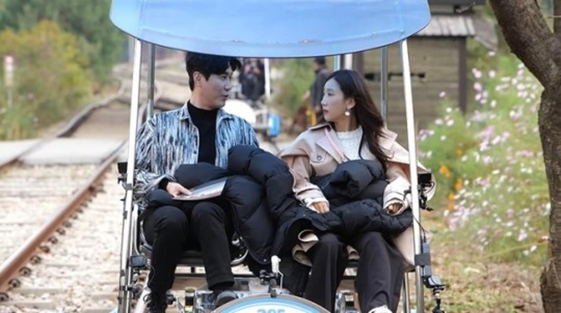 "1박2일 여행인 거냐?"… 신성, ♥박소영 향한 '플러팅'