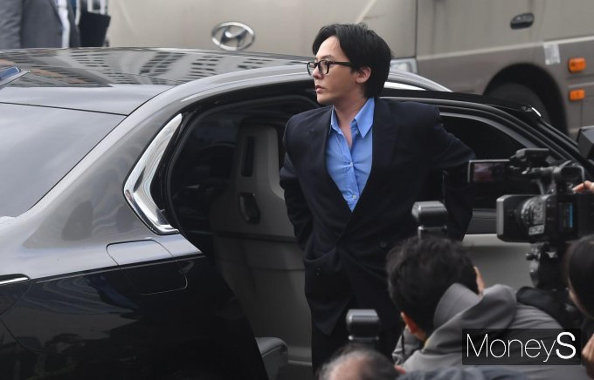 YG와 이별 수순?… 지드래곤, 공식 홈페이지 링크 삭제