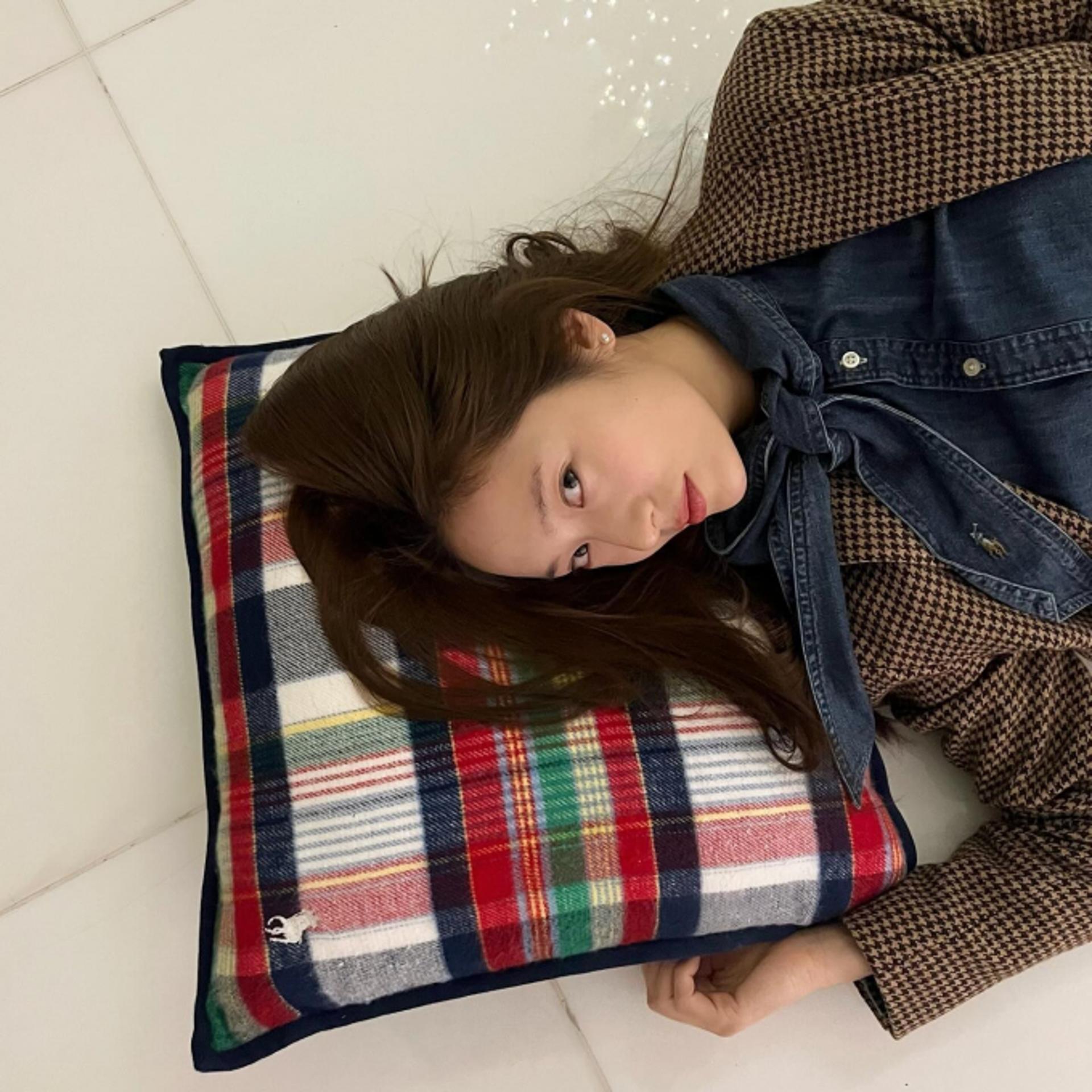 정수정(크리스탈), 모던하고 우아한 하운드투스 슈트룩