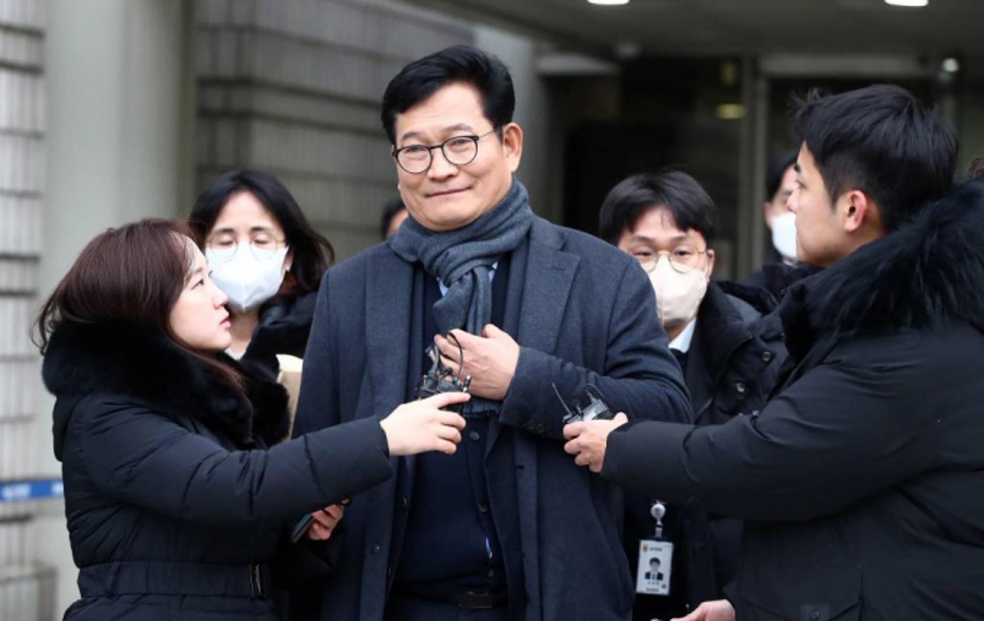 '檢조사 불응·묵비권 행사' 송영길… 구속 기한 내달 6일까지 연장