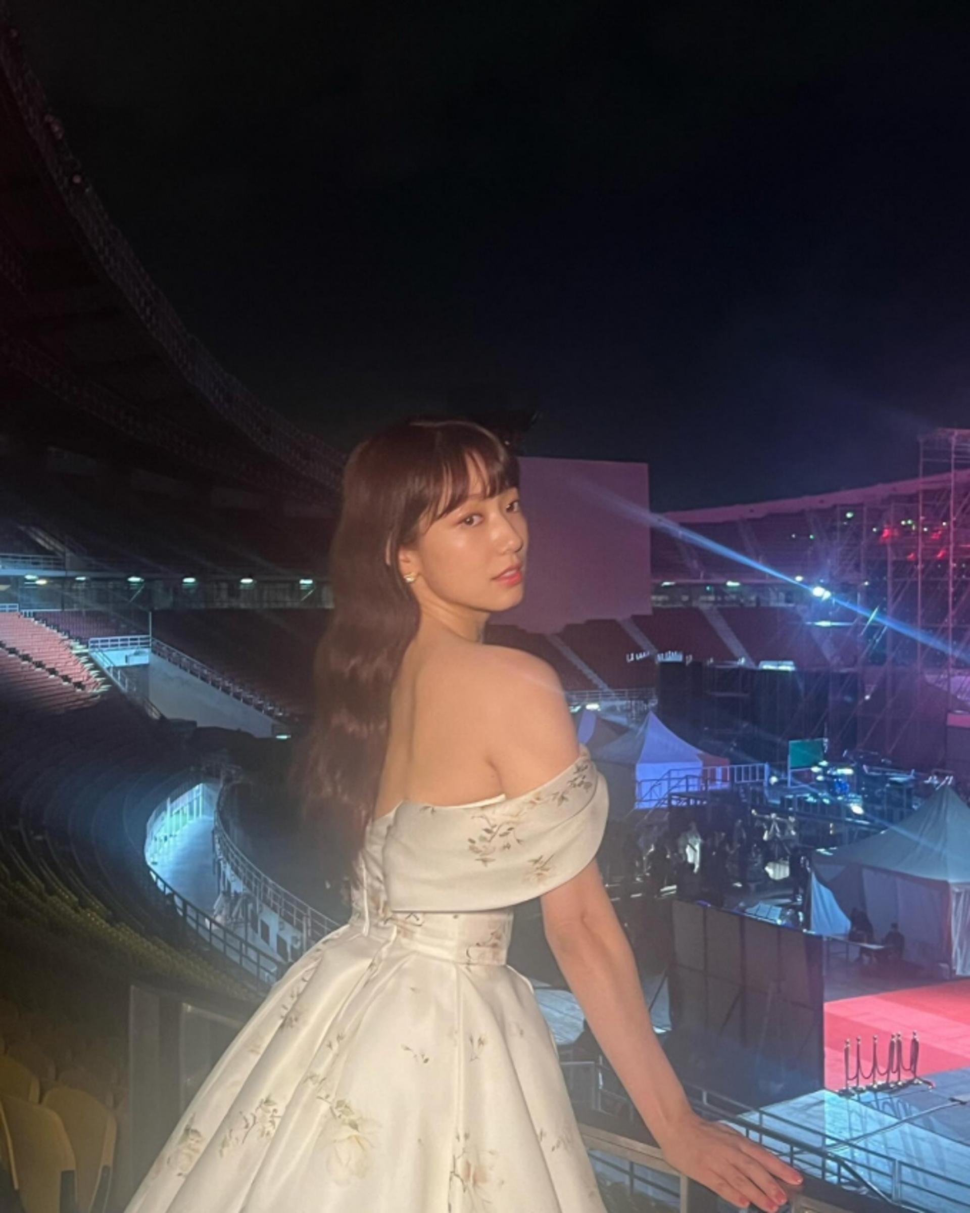 박신혜, 어딜 봐서 애엄마?…환상적인 오프숄더 드레스 자태