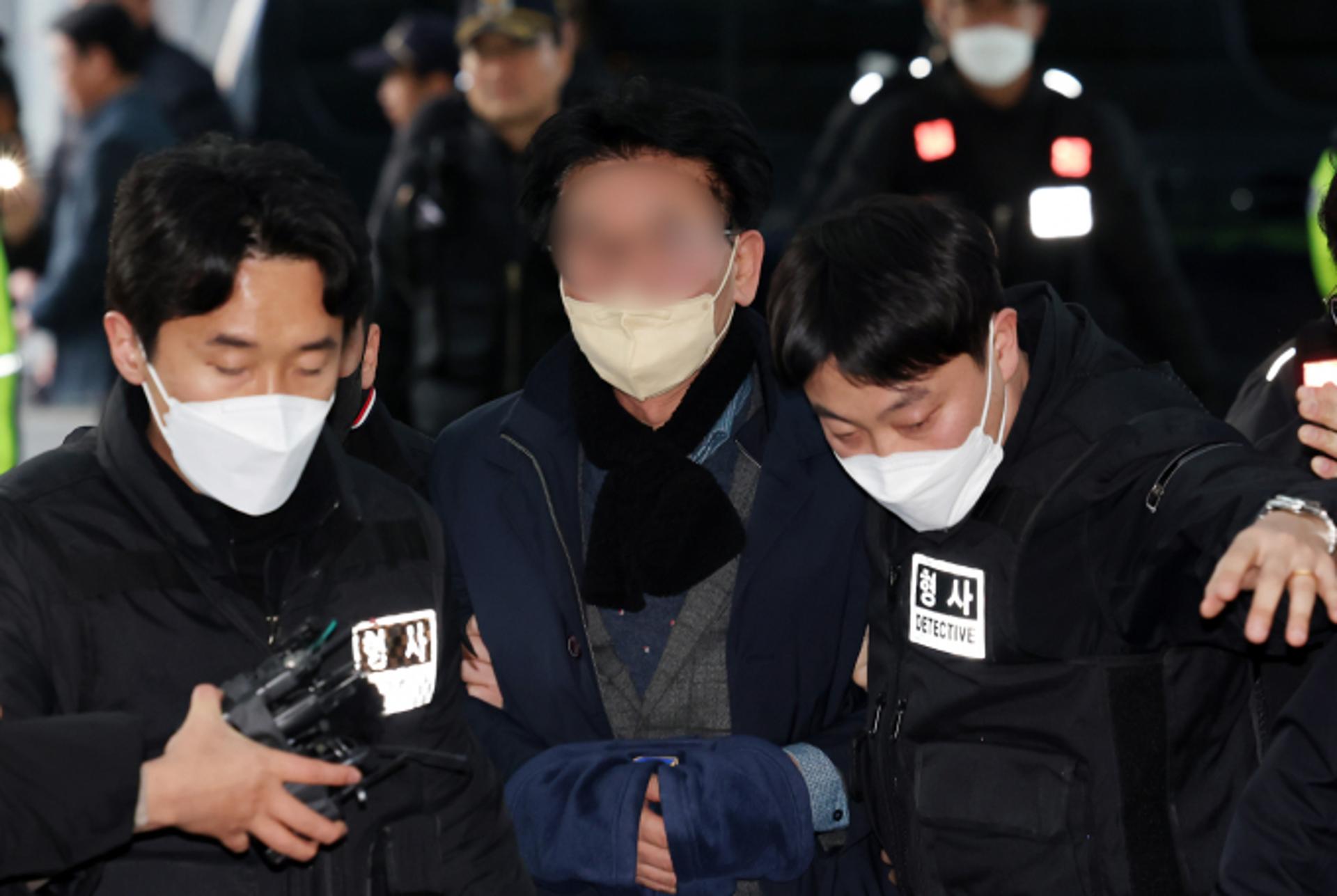 이재명 공격한 60대男, 과거 새누리당 당원→ 최근 민주당 입당