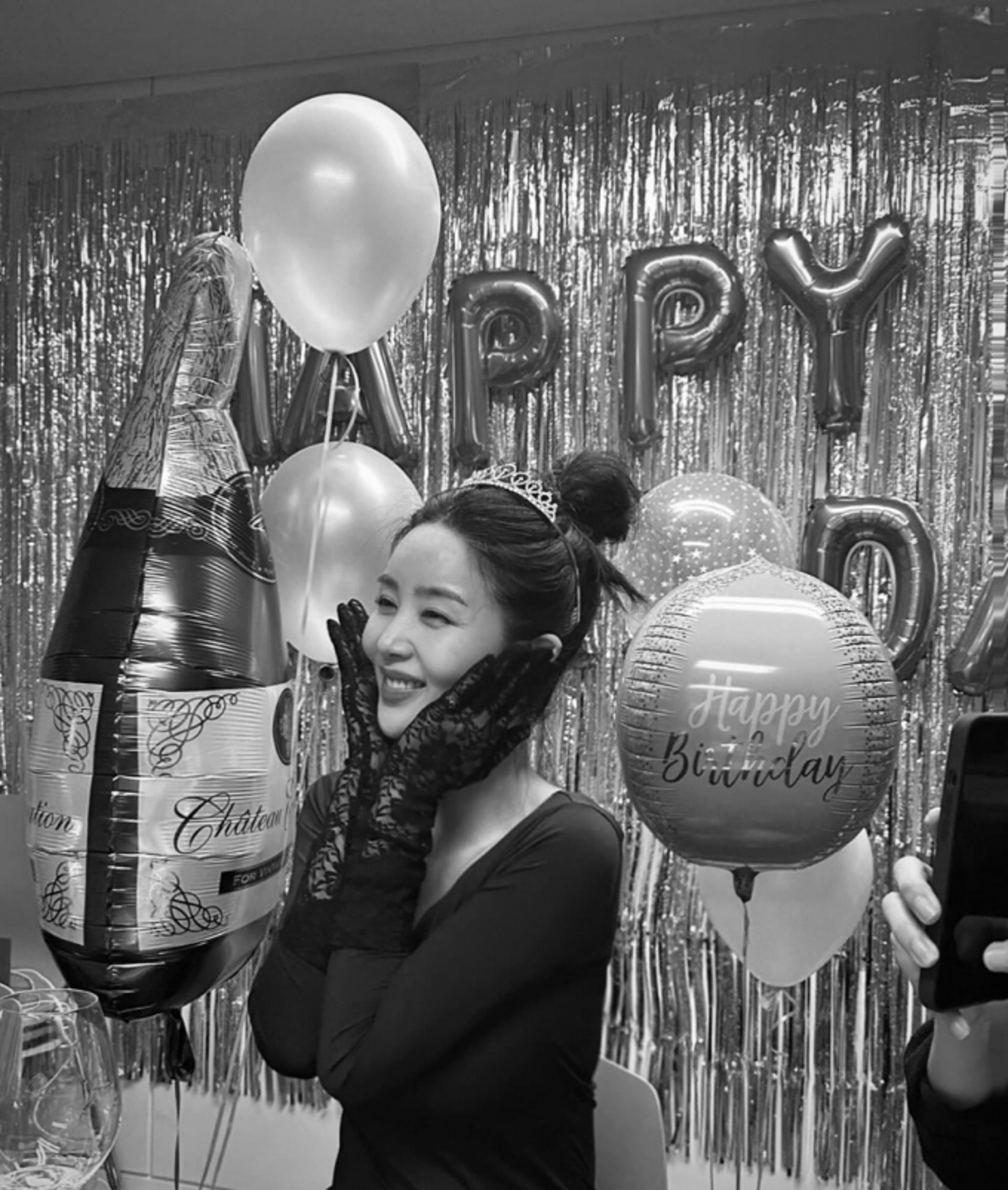 박솔미, 46번째 생일 인증샷 공개…송혜교 "솔드리햅번♥"