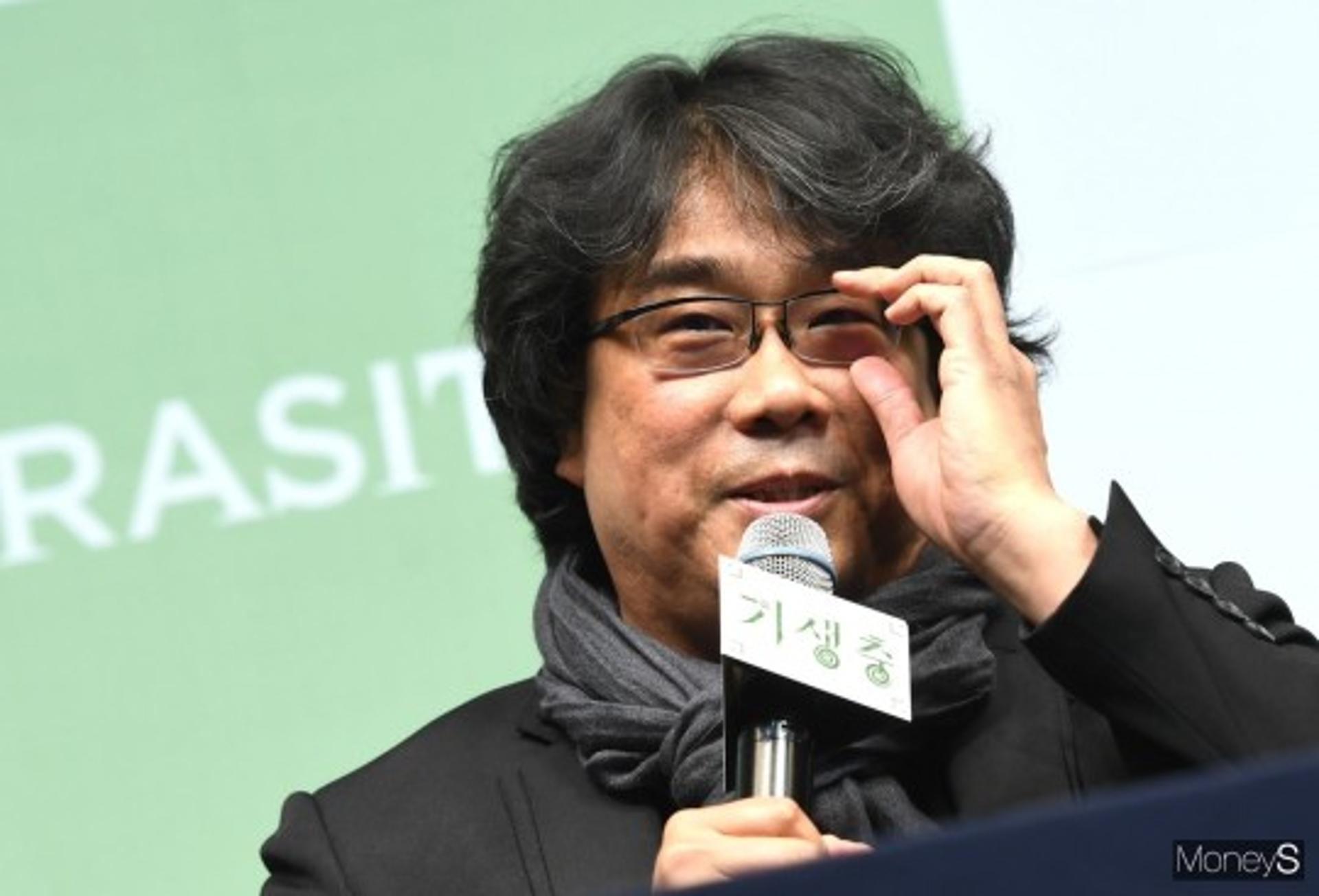 봉준호 신작 '미키17' 개봉 연기… 美 할리우드 파업 여파