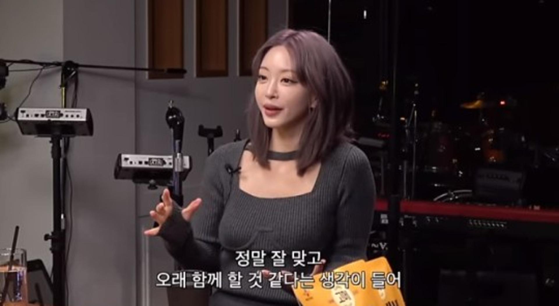 '4년째 열애' 한예슬 "♥10세 연하 남친과 오래 함께 할 듯"