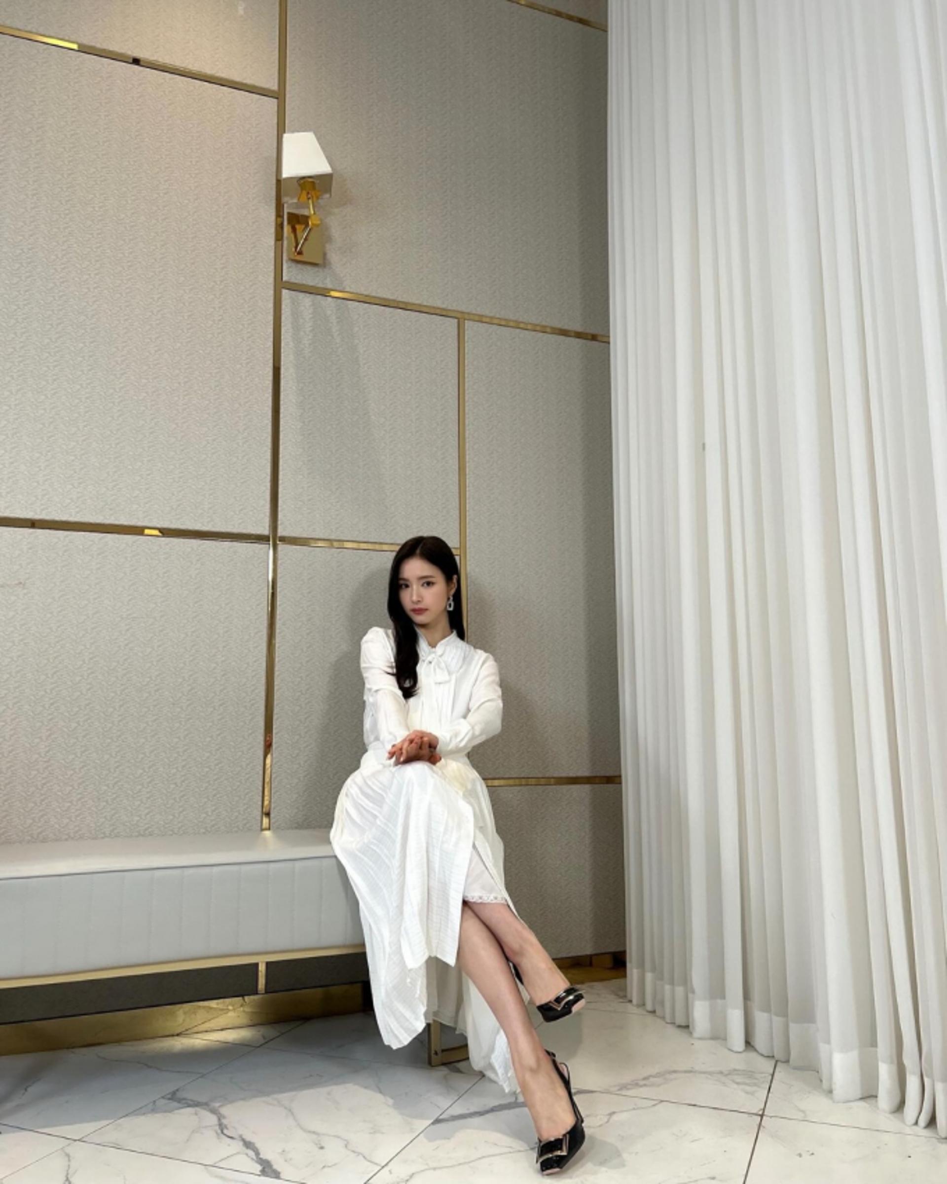 신세경, 클래식&우아한 화이트 룩…"눈부신 천사 비주얼"