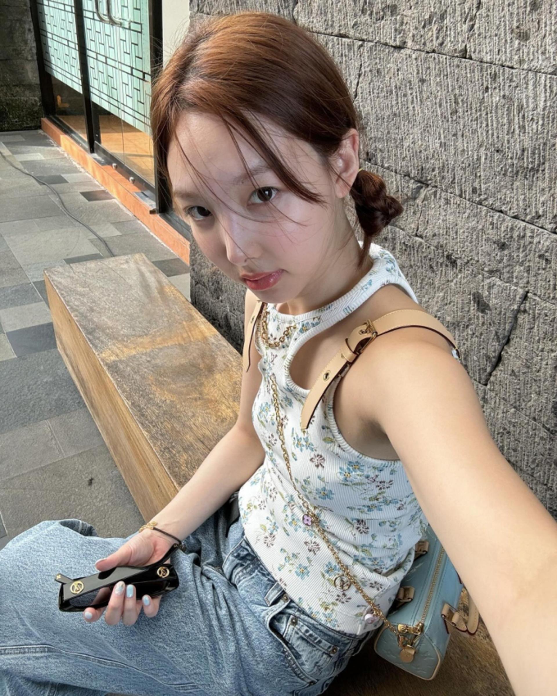 트와이스 나연, 발리서 화장기 없이 뽐낸 싱그러운 미모