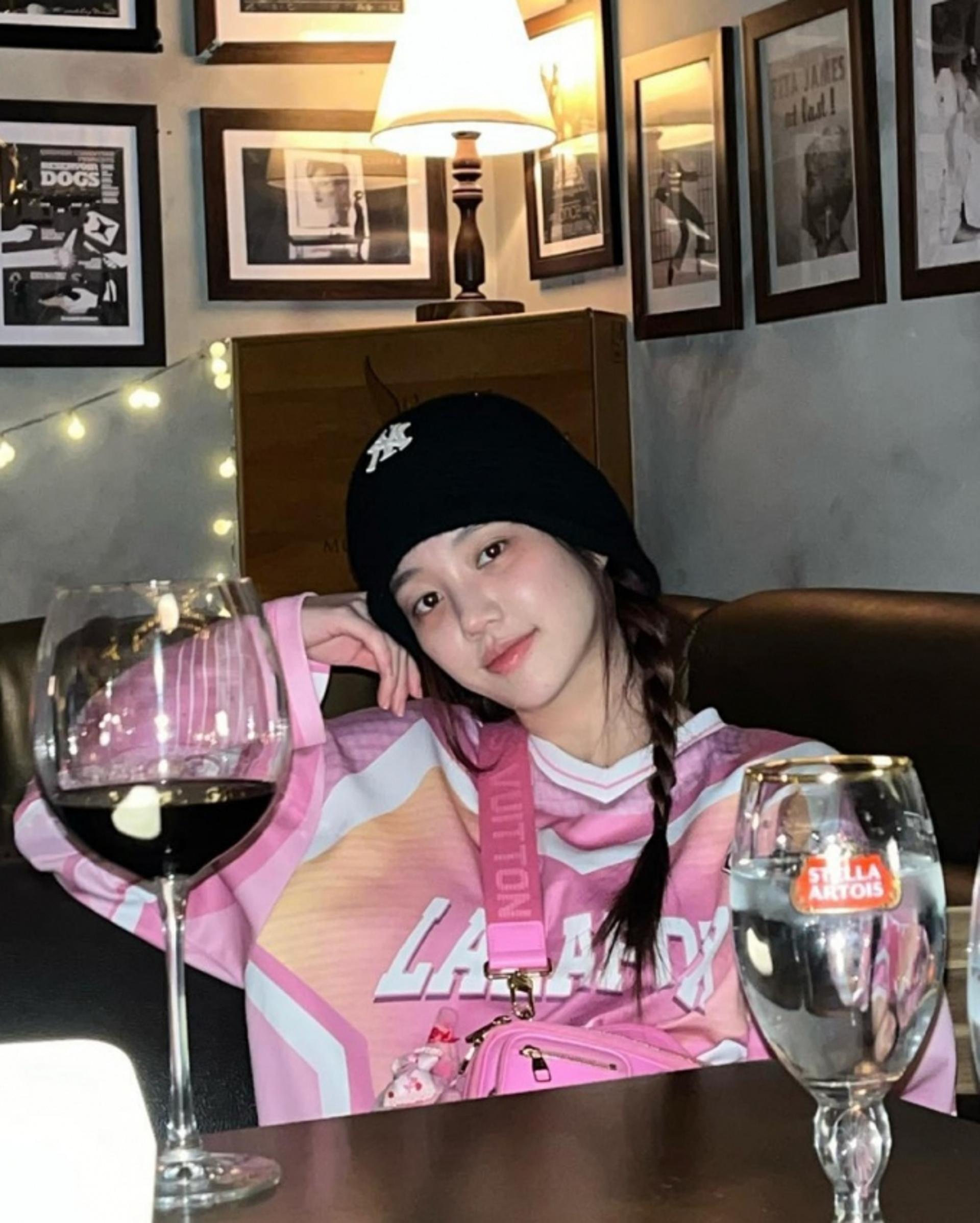 이유비, 핑크가 찰떡…스포티룩도 러블리하게