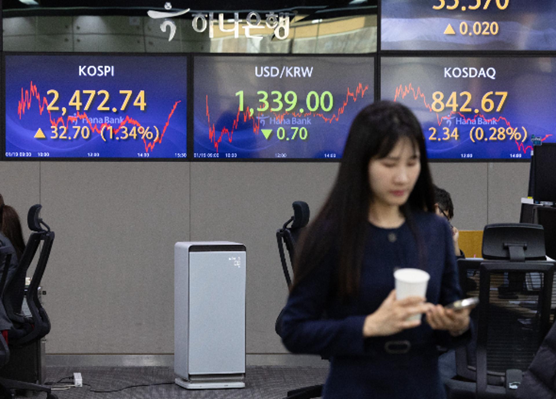 24조 회사채 만기 몰린다…멀어진 금리인하, 국고채 3년물 3.3% 돌파