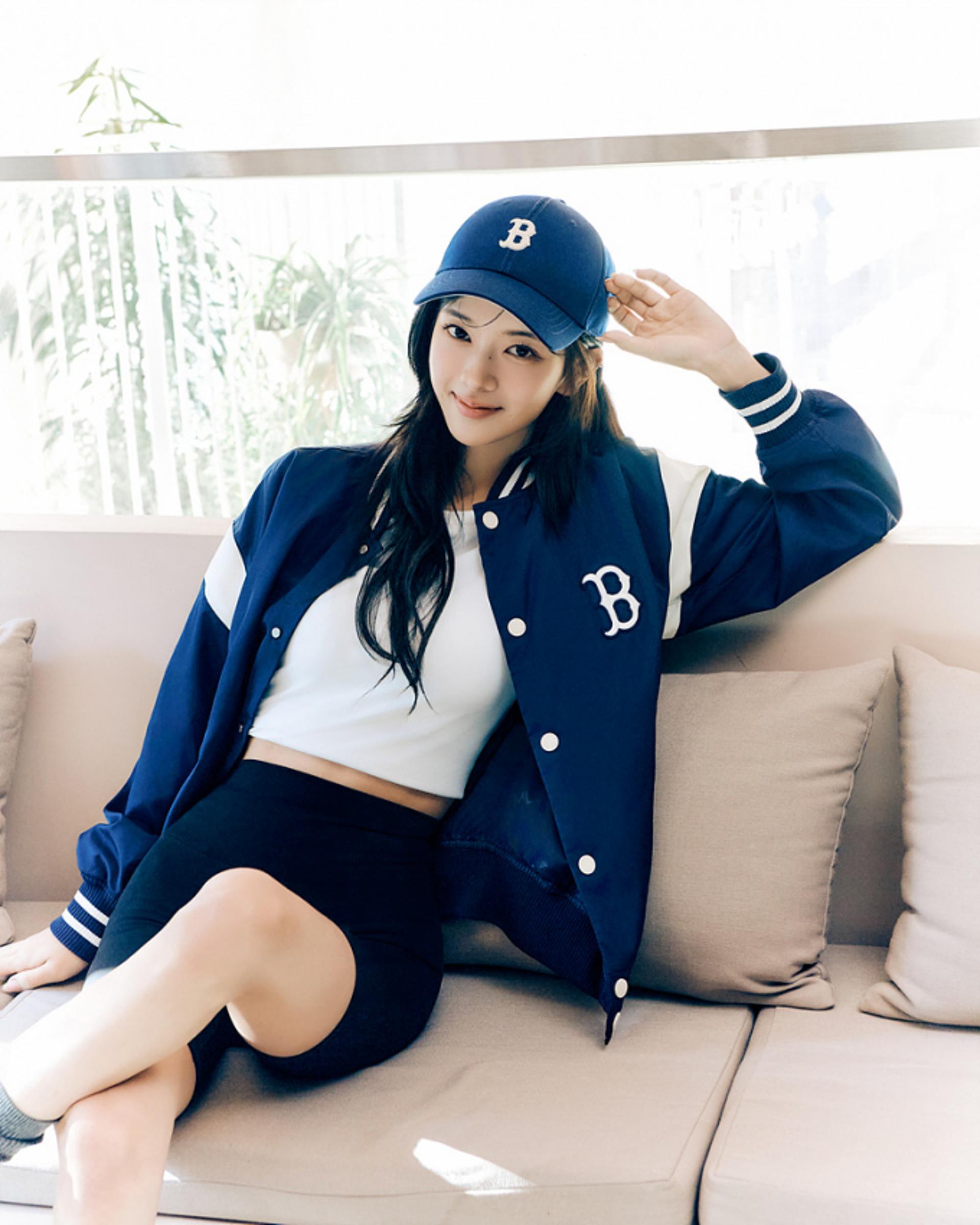 노정의, 청량감 폭발하는 MLB 24SS 바시티 컬렉션 화보