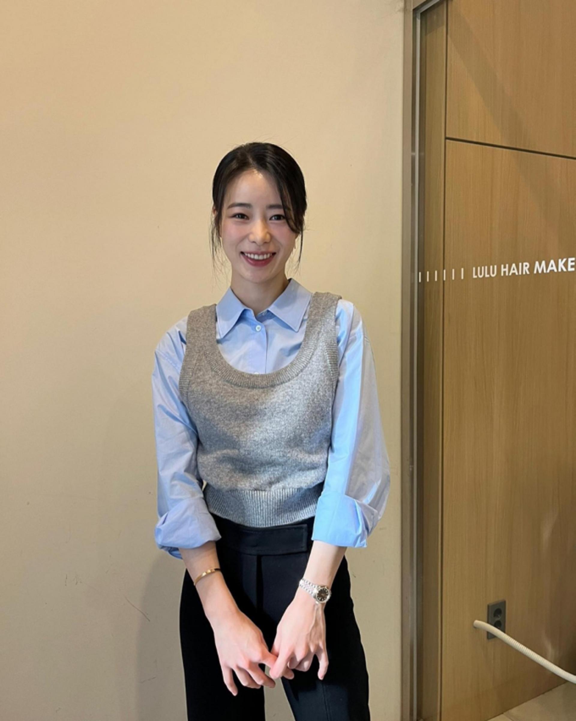 임지연, '쿨톤 여신'의 블루 셔츠 오피스코어 룩