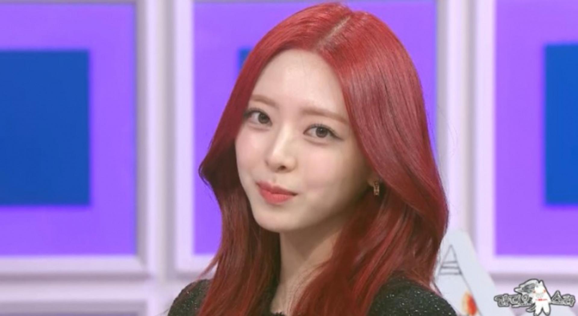 아이유가 또?… 유나 "명품백+손편지 선물 받아"