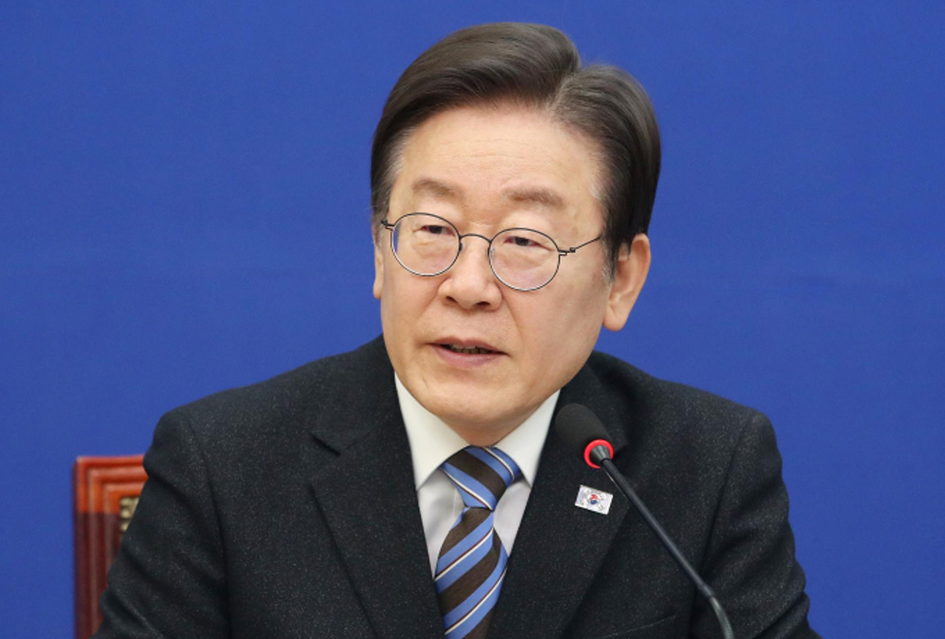 이재명 "준연동제 취지 살리는 통합형 비례정당 준비할 것"