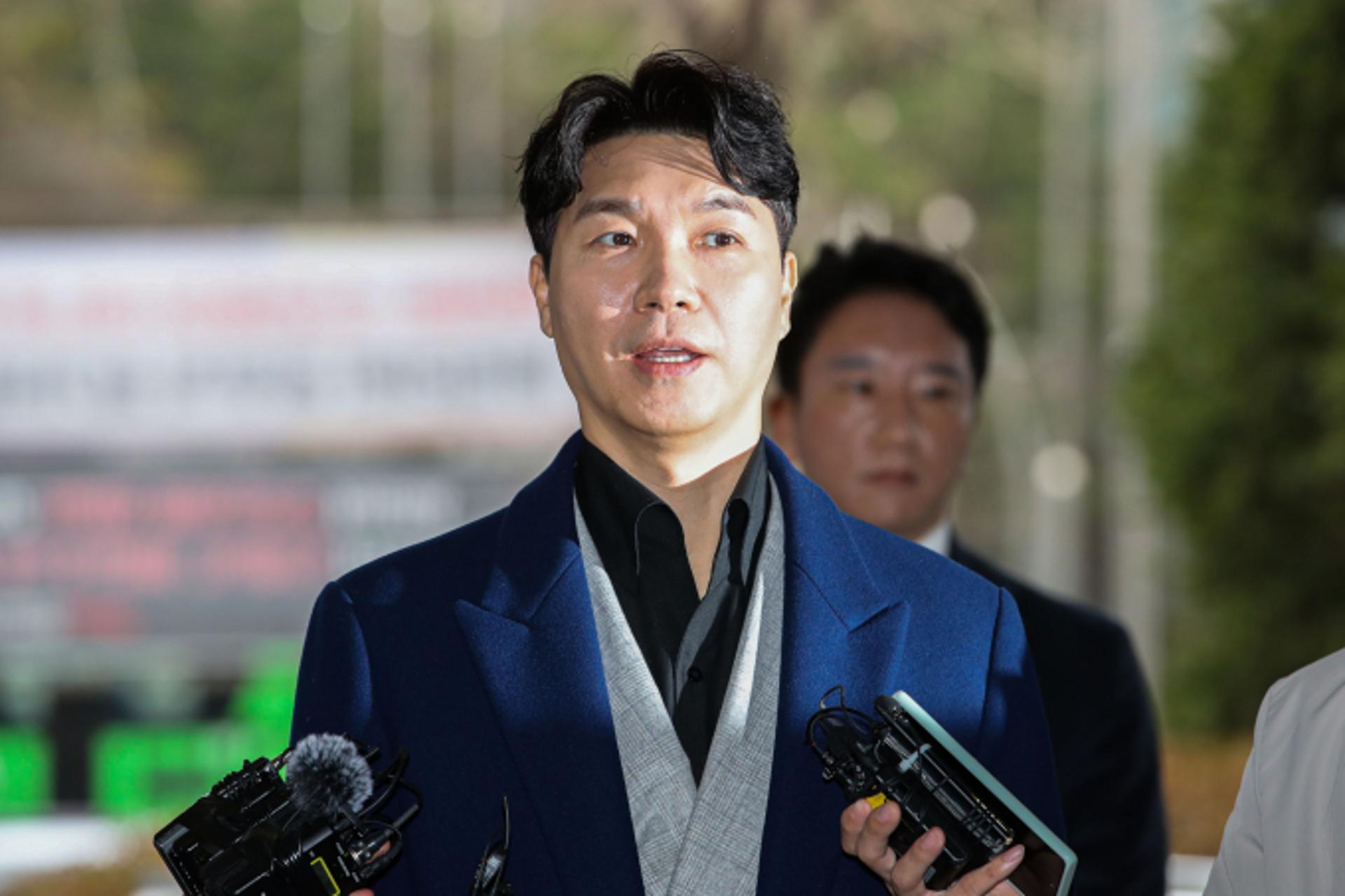 62억 횡령 혐의… 박수홍 친형 1심 '징역 2년'·형수 '무죄'