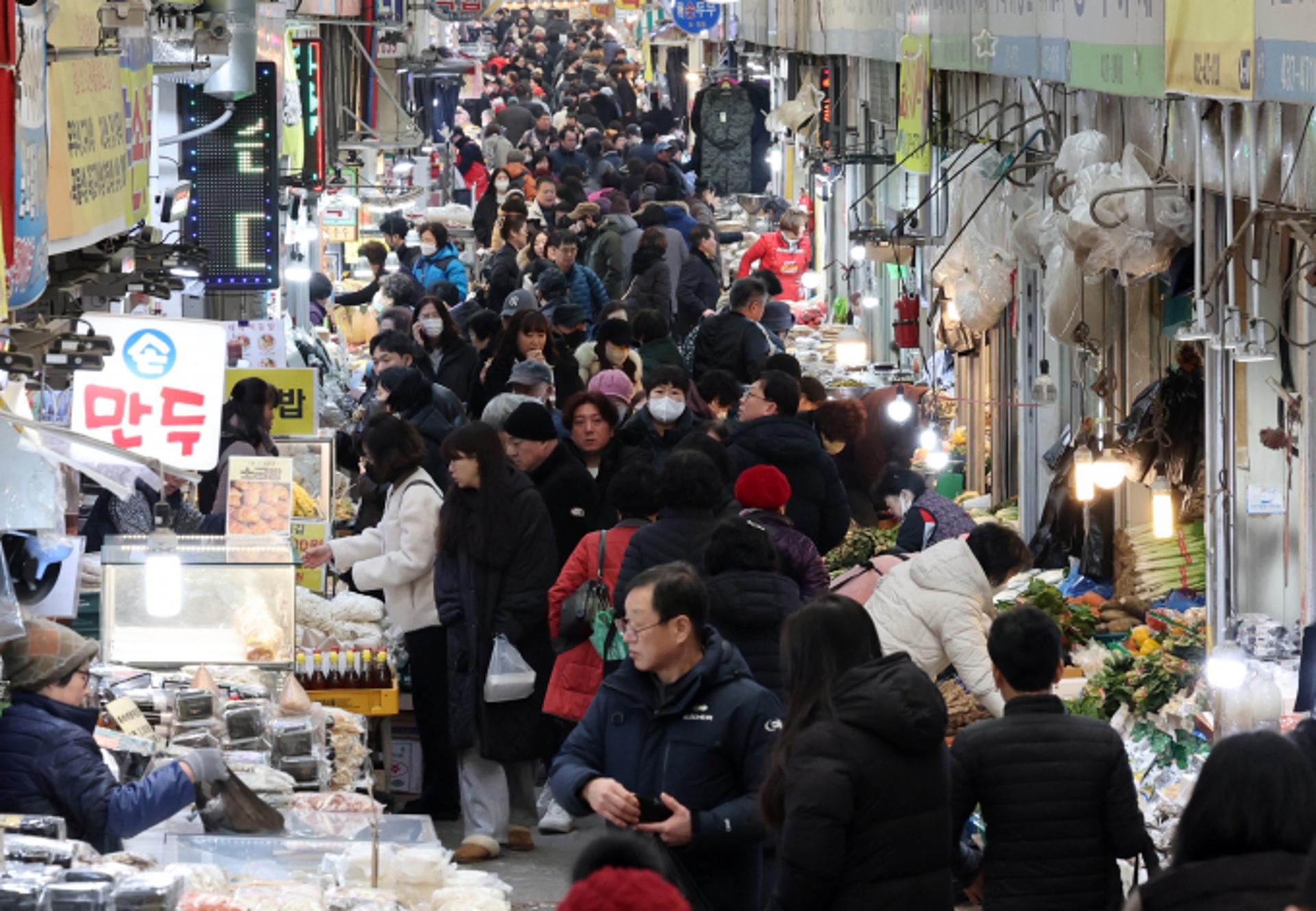 총선 앞두고 중소기업에 76조 지원… 5% 대출금리 2%p 내려준다