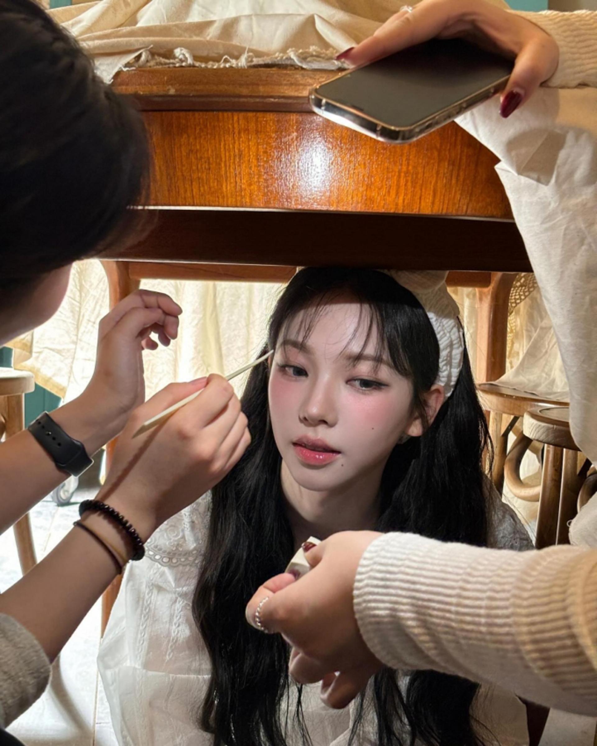 에스파 카리나, 천사 같은 순백의 잠옷 자태