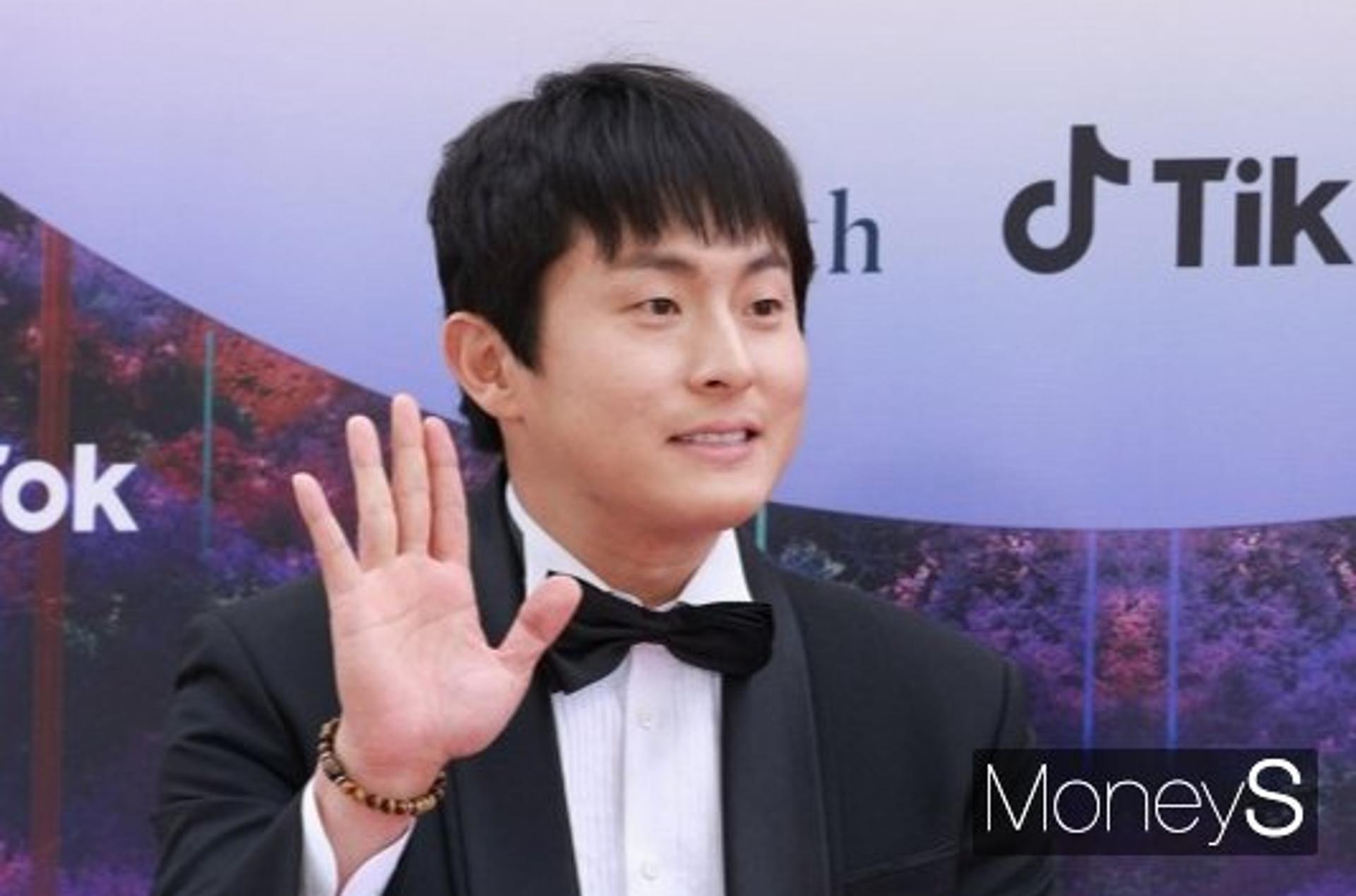 개인전 둘러싼 억대 소송… 기안84, 무슨 일?
