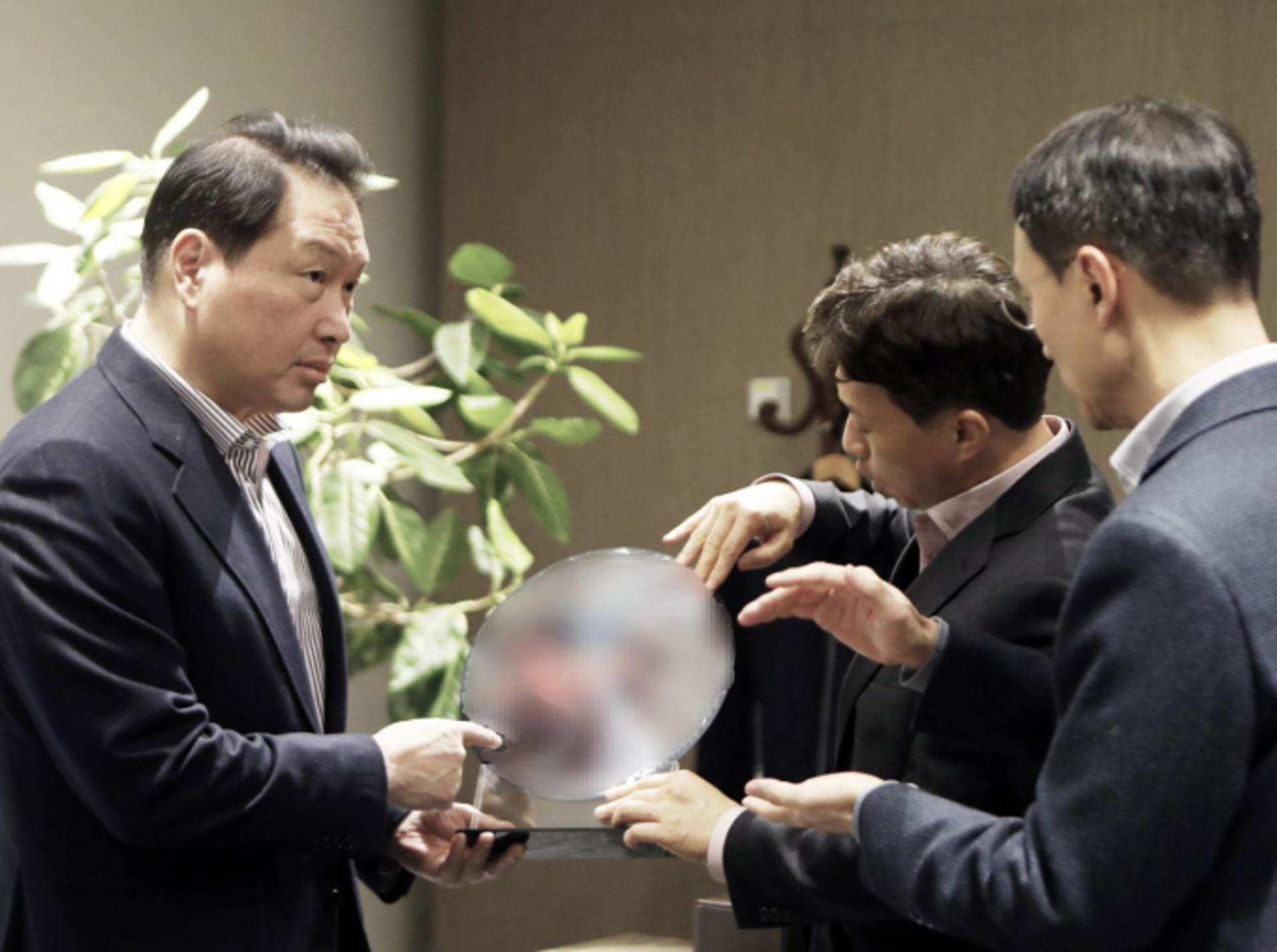 SK하이닉스 '사상 최고가' 경신… 불황 속 빛난 최태원 혜안