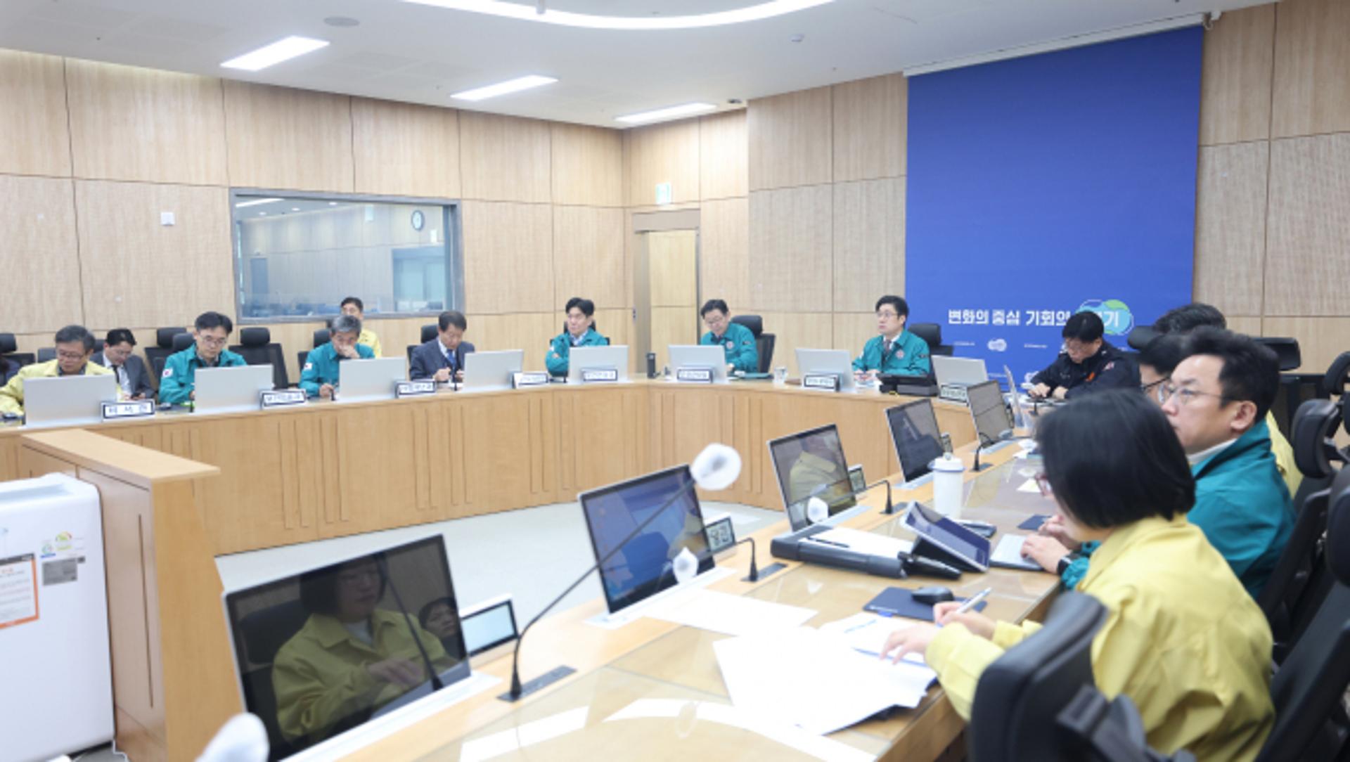 경기도, 재난안전대책본부 격상… '의료위기' 대응나서