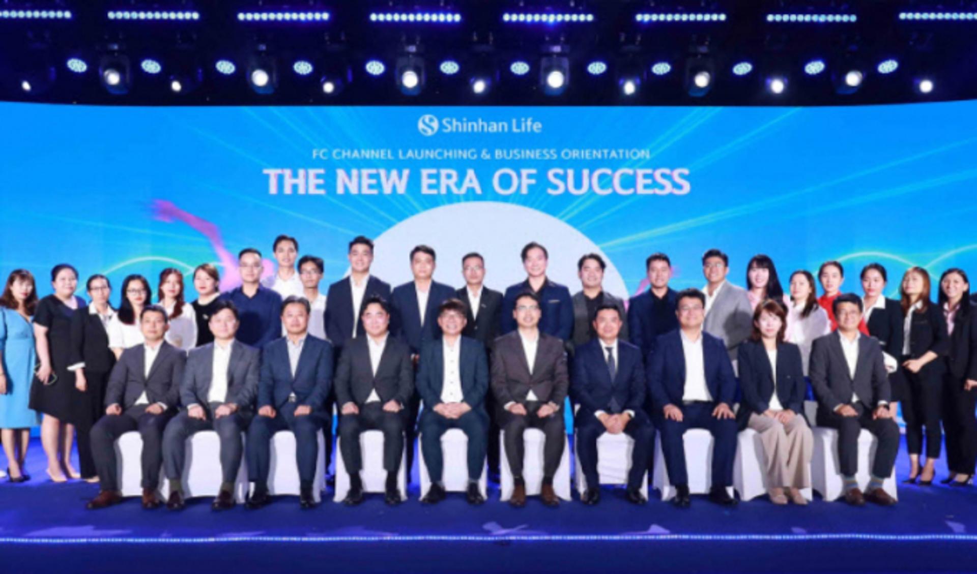 [CEO포커스] 베트남에 '신한라이프 FC' 출격… 이영종, 해외진출 성공할까