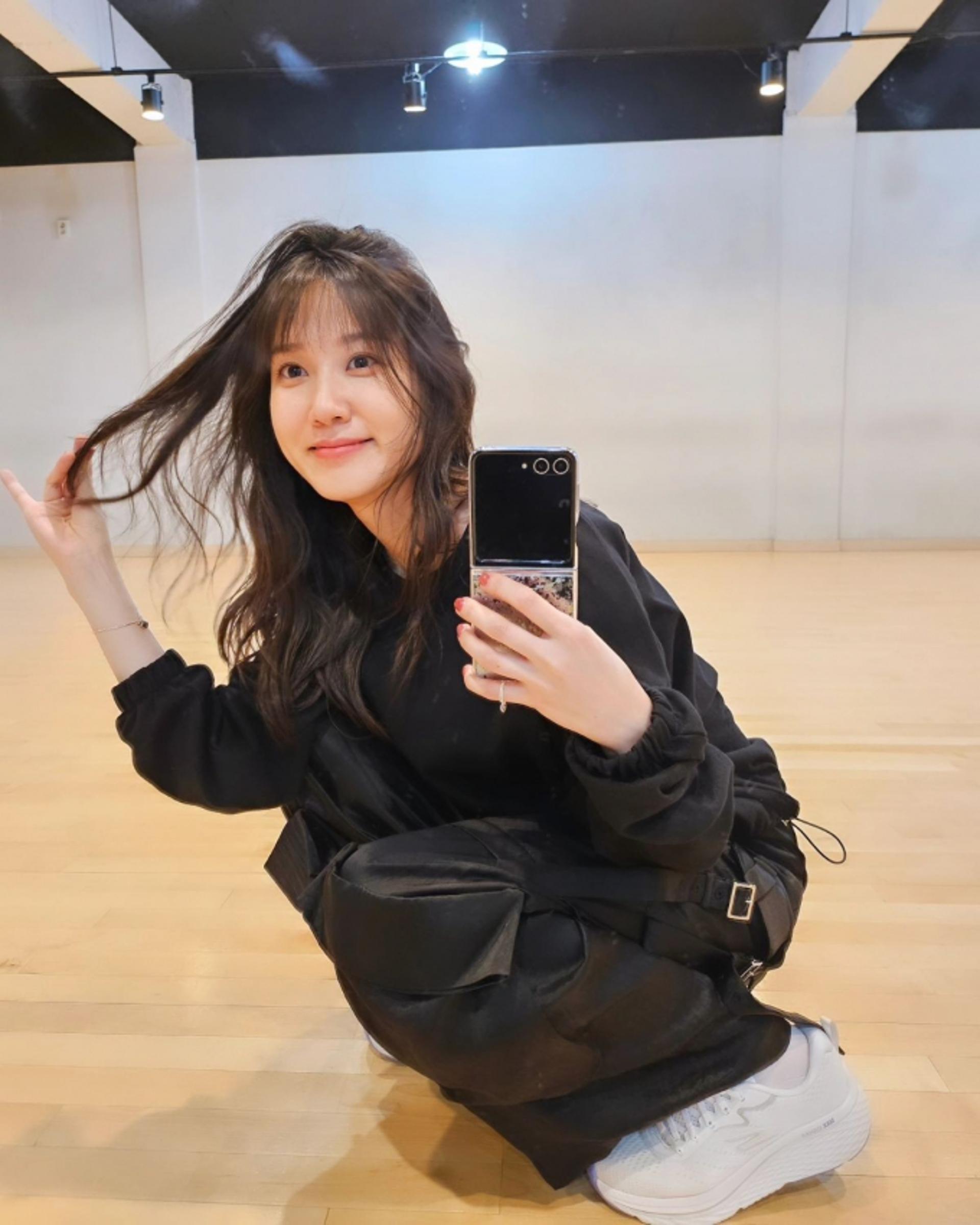 박은빈, 연습실서 힙한 올블랙 차림…아이돌이 따로 없네