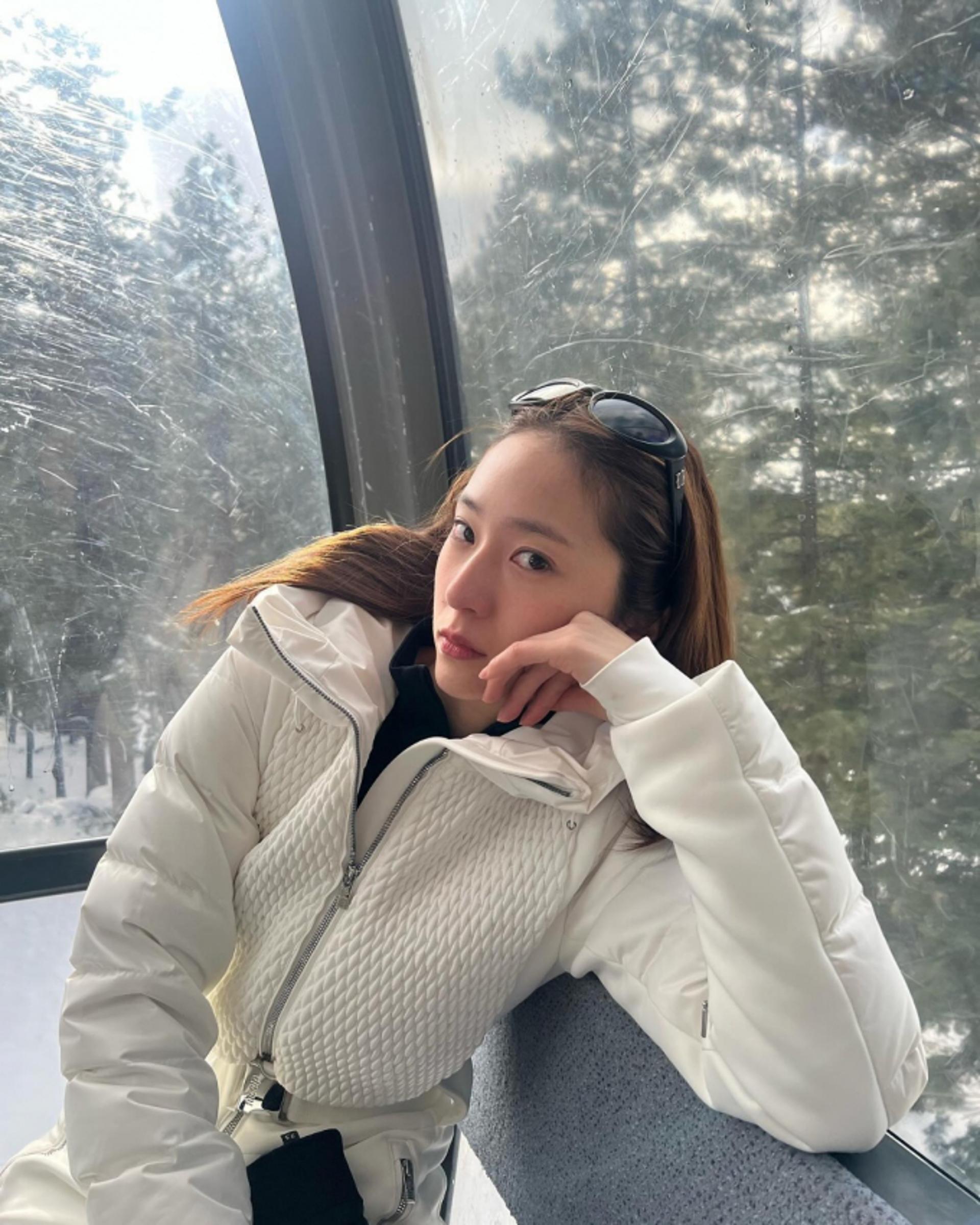 정수정(크리스탈), 설원과 한 몸이 된 듯…순백의 스키복 자태