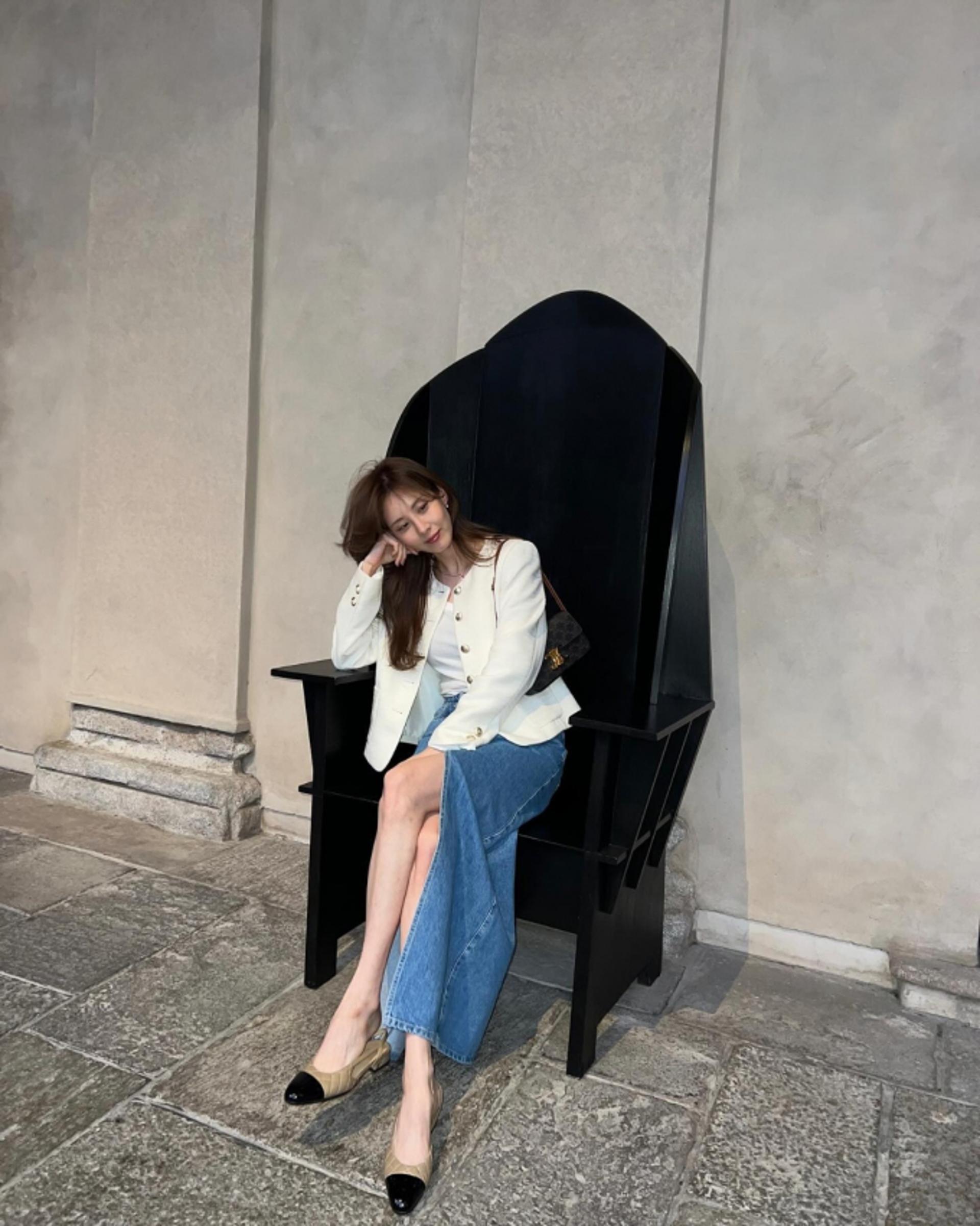 서현, 더 길어 보이고 우아하게…데님 맥시스커트 룩