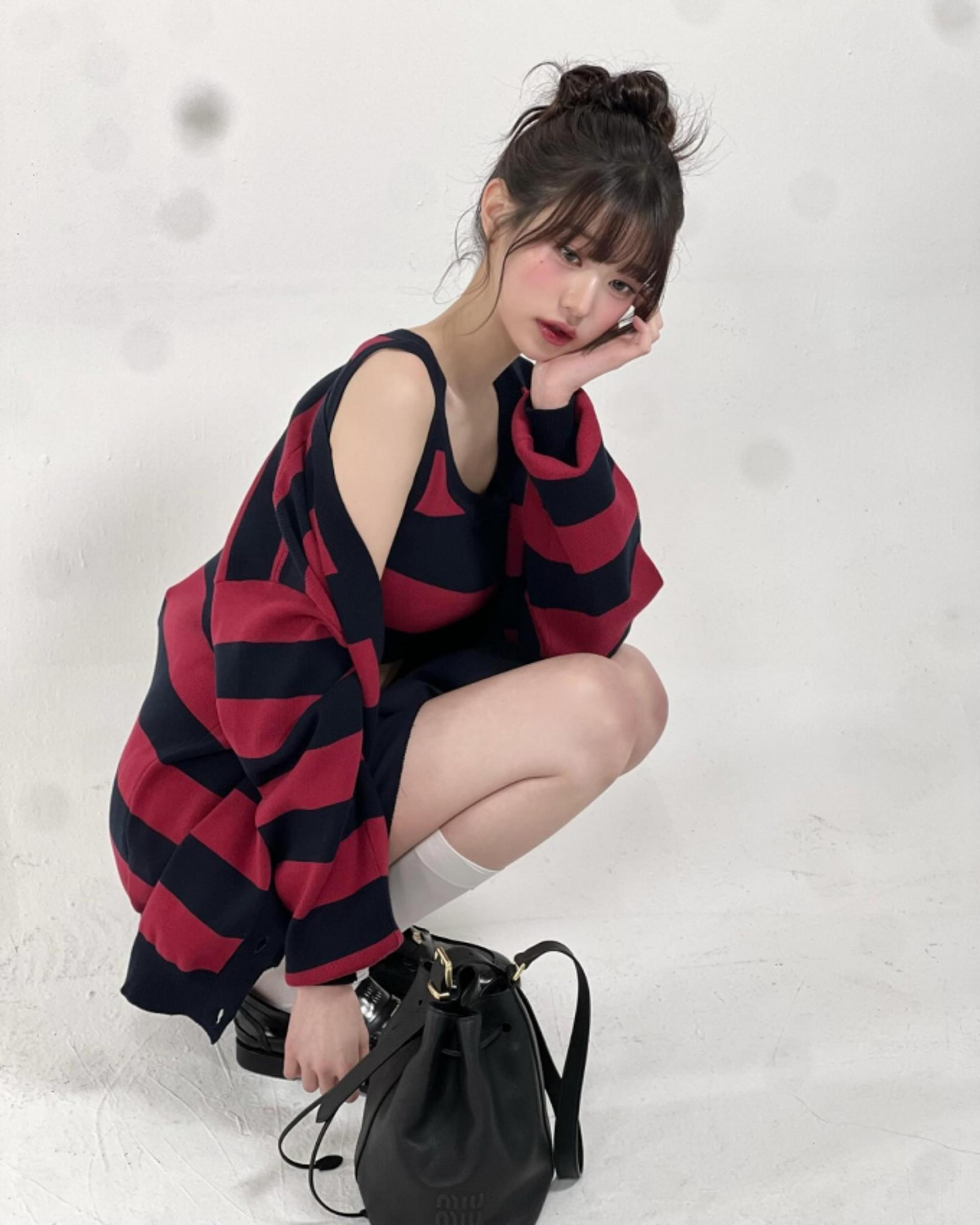 아이브 장원영, 크롭톱+미니스커트…"인형이 따로없네"