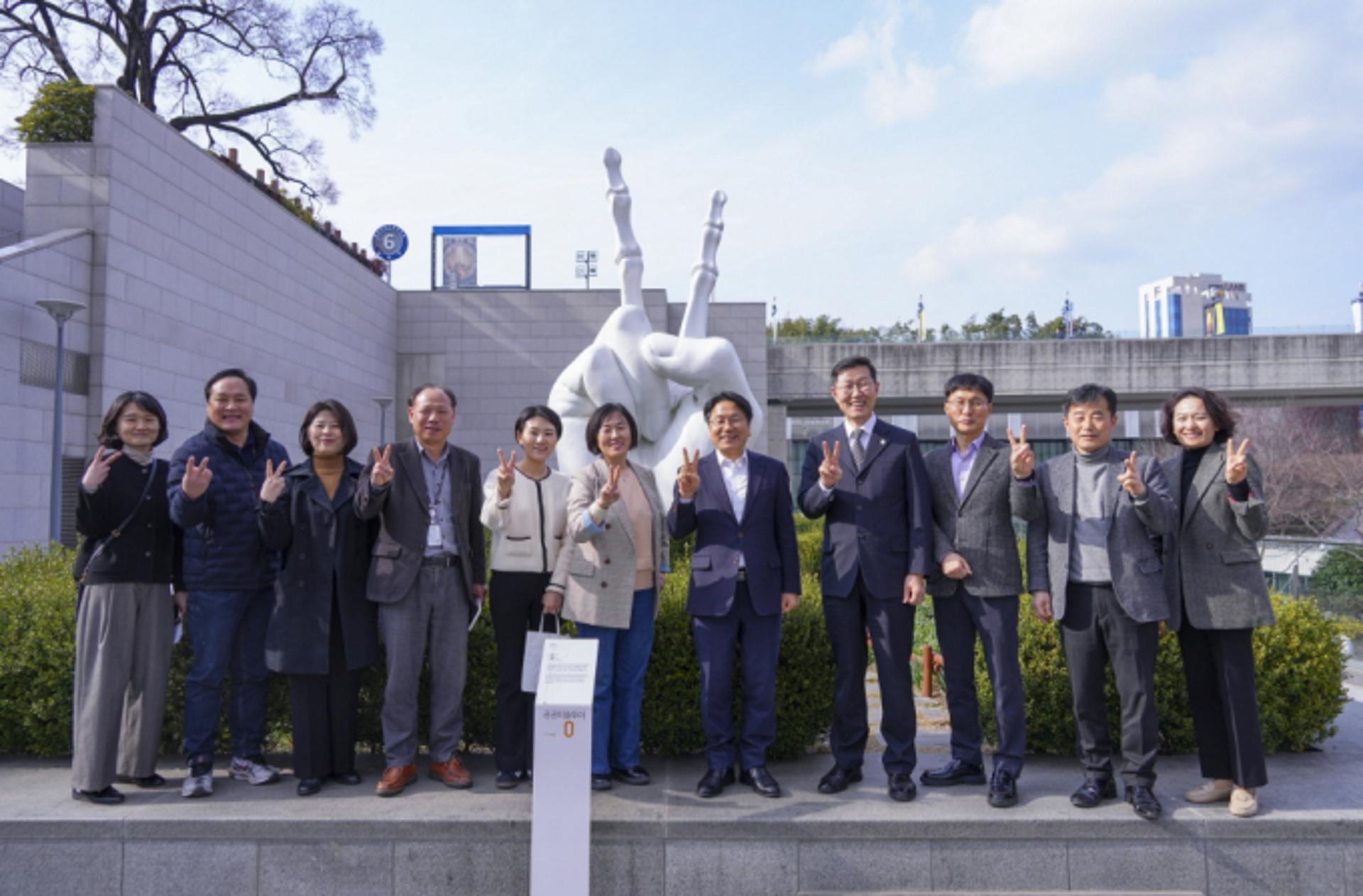강기정 시장, ACC서 정책소풍…문화예술 활성화 등 협력방안 논의