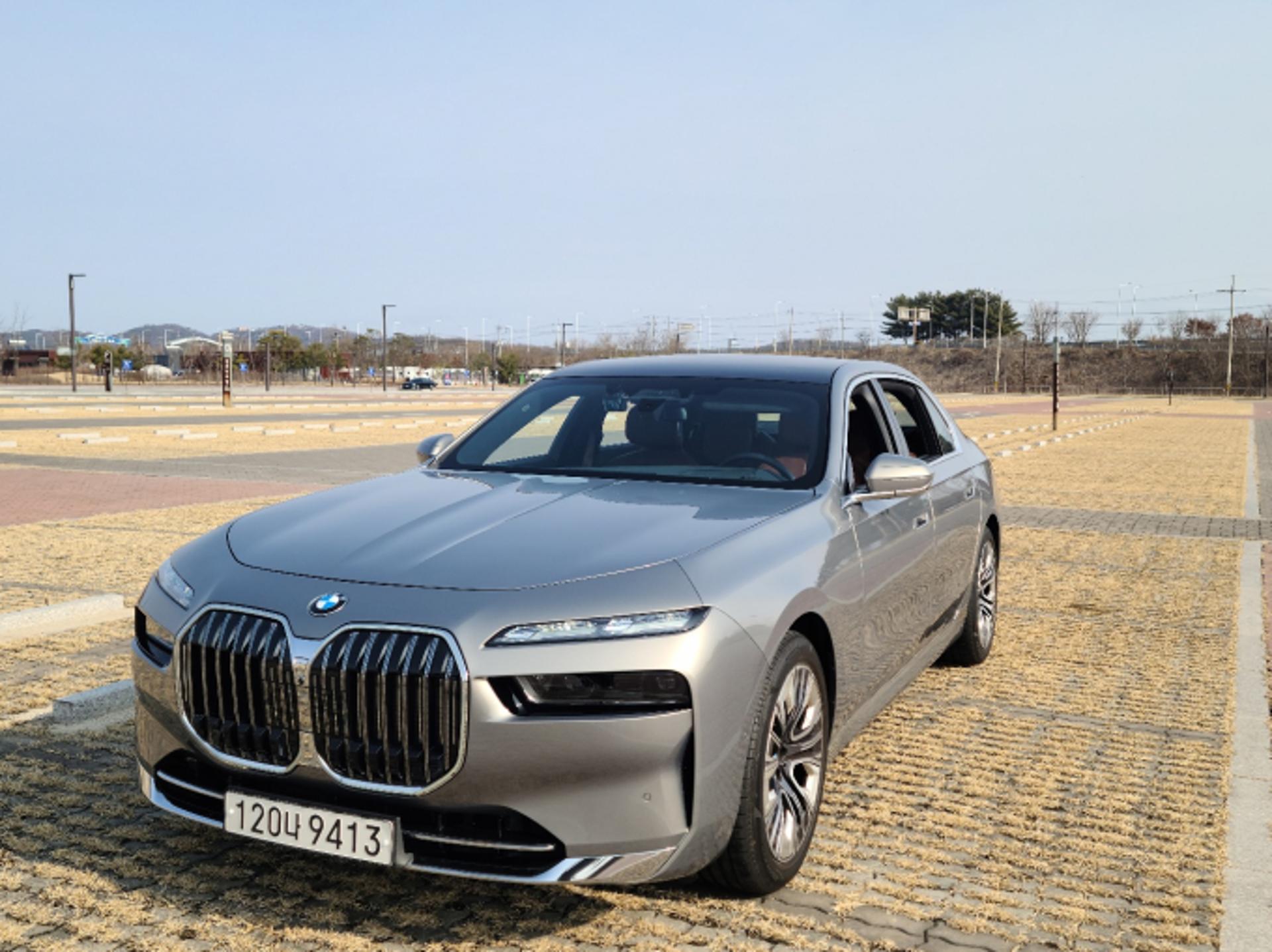 이재용도 선택한 'BMW 7 시리즈'…"타는 이유 알 것 같아"