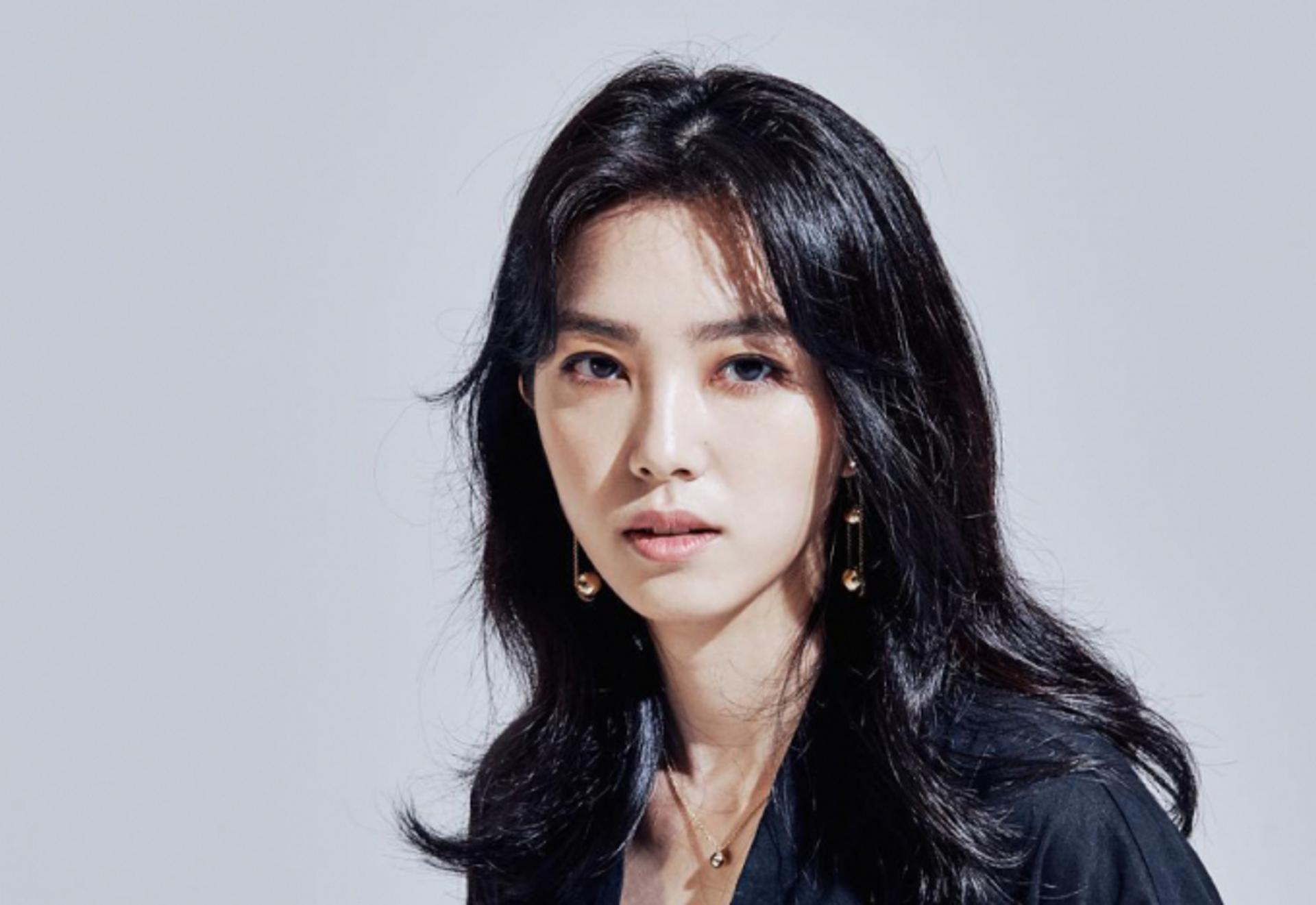 '4월의 신부' 강지영 아나운서 결혼… "봄 닮은 사람"