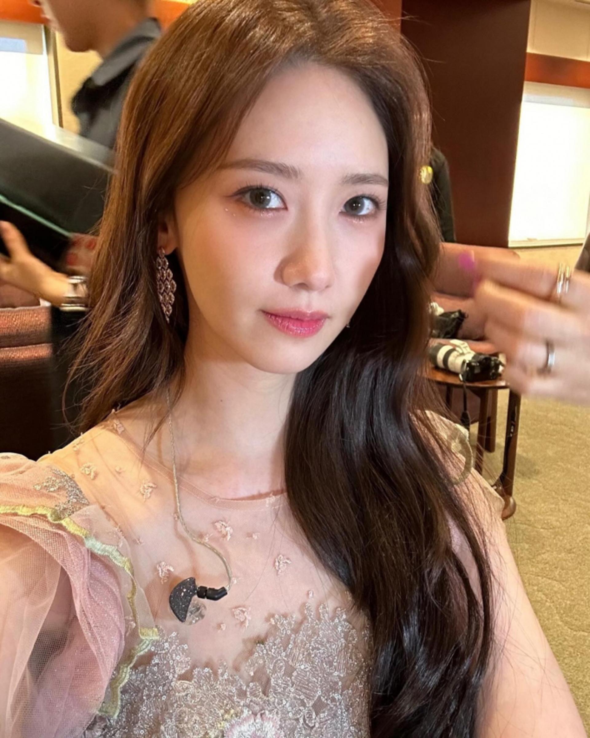 임윤아, 컬러렌즈 끼고 신비로운 여신미 장착