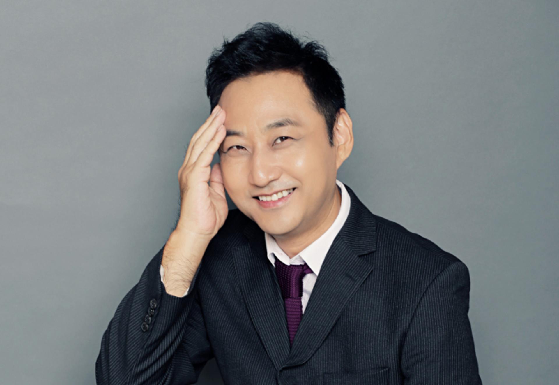 코미디언 김수용, 부친상… "슬픔 속 빈소 지켜"