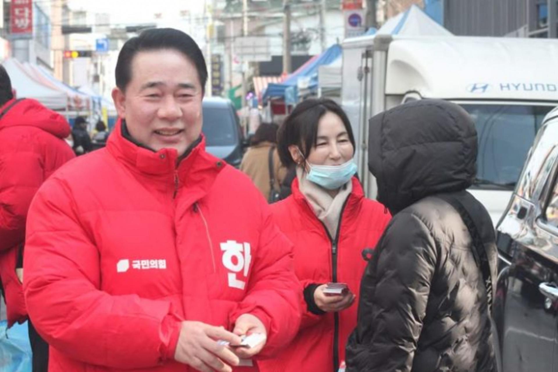 [총선] 파주시을 후보 확정 한길룡 "경제중심지 만들 것"
