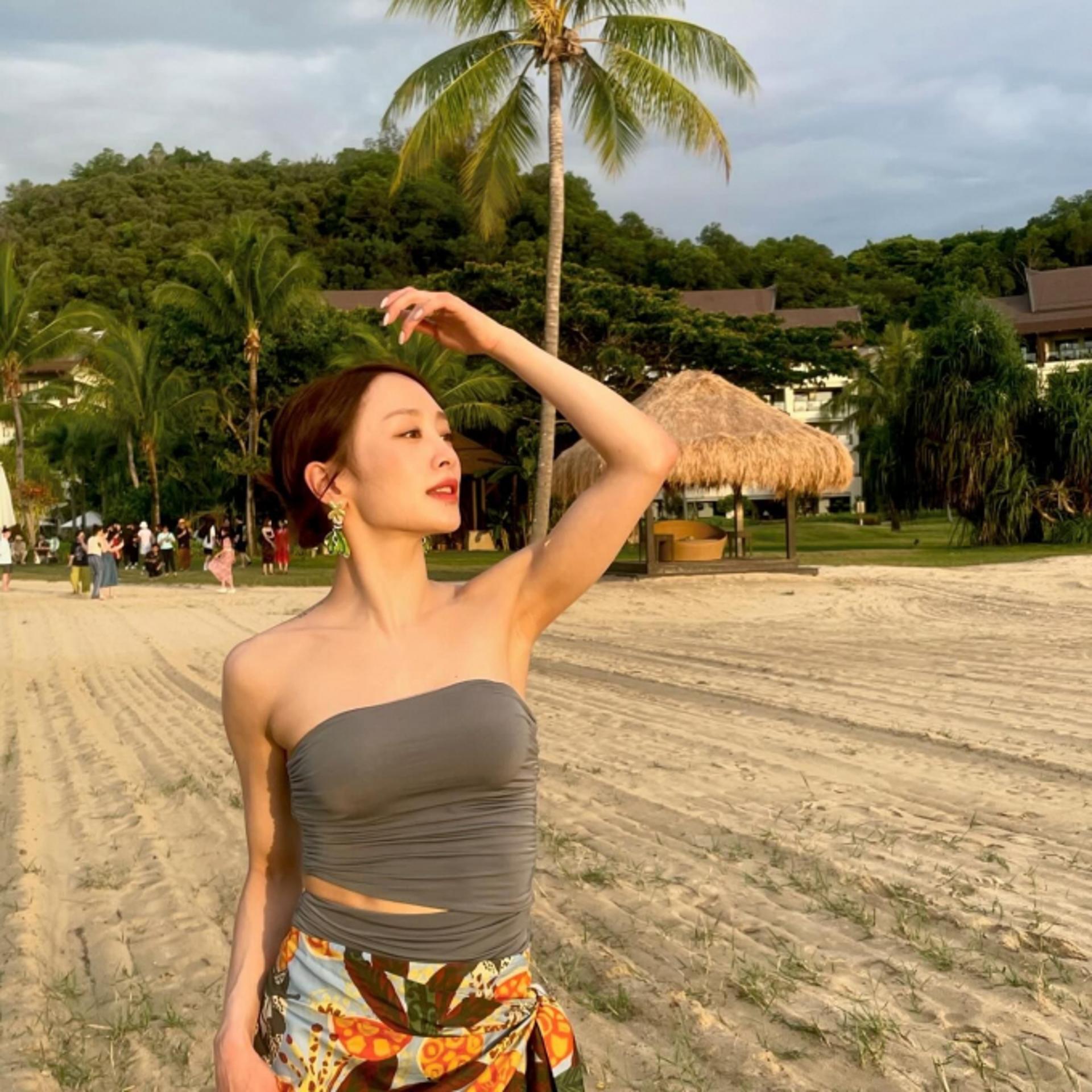 카라 니콜, 붉은 노을과 조우한 휴양지 여신