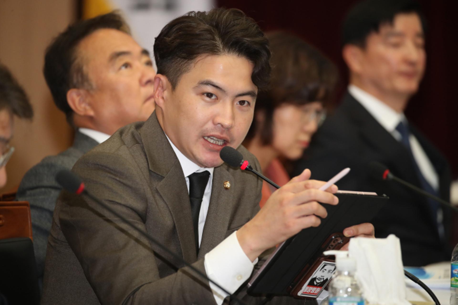 민주 탈당→새미래行, 오영환 "당내 민주주의 무너져"