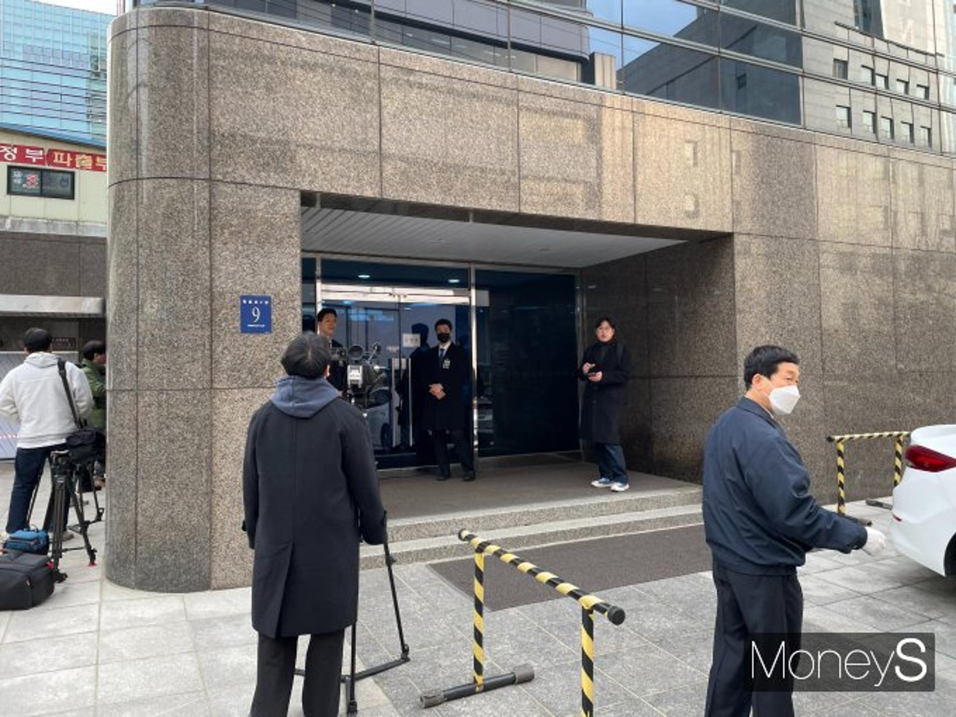 고려아연 '1주당 5000원' 배당 원안 통과… 영풍 제안 부결