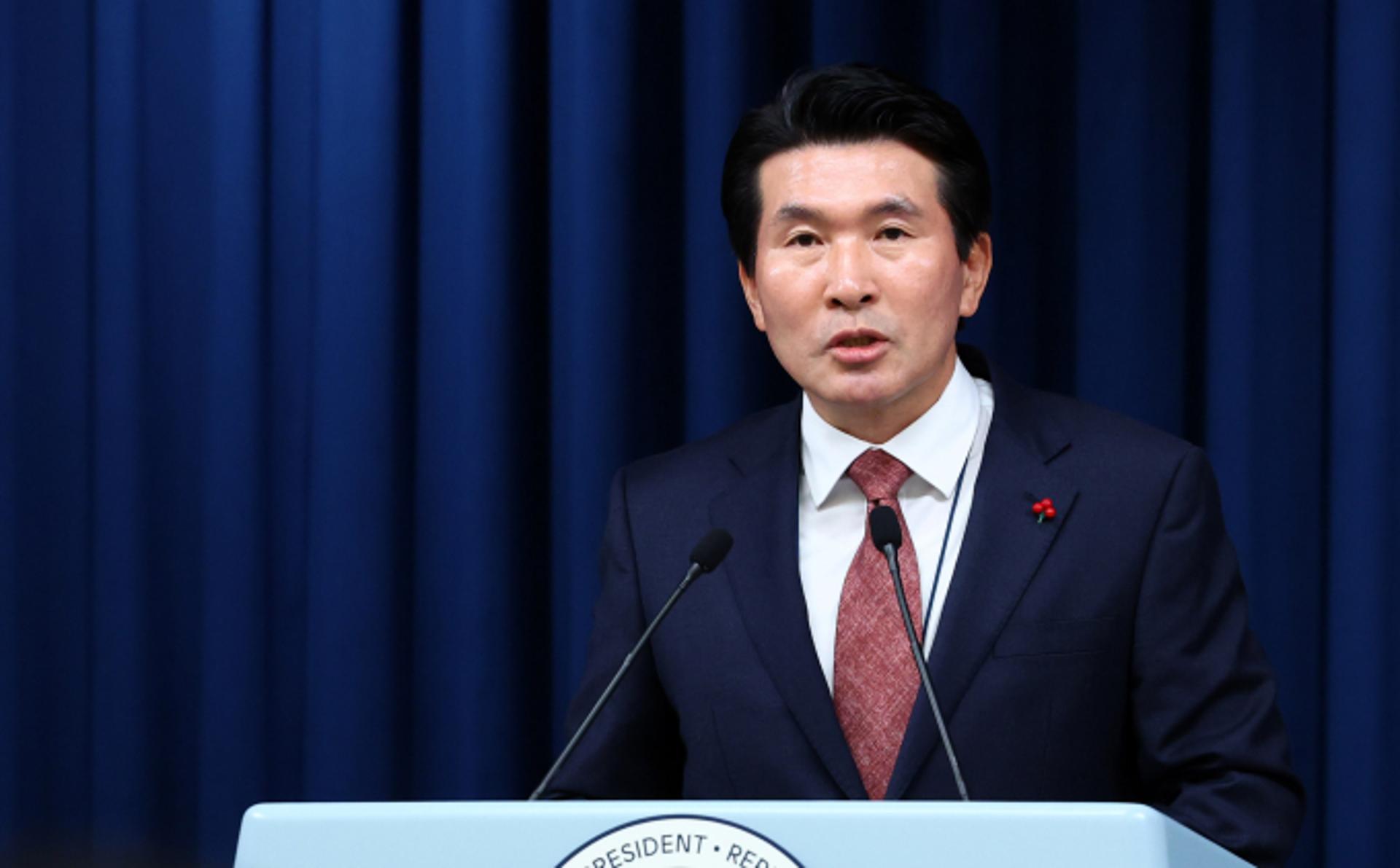 대통령실 "황상무 수석 사의 수용"… 논란 6일 만에 사퇴