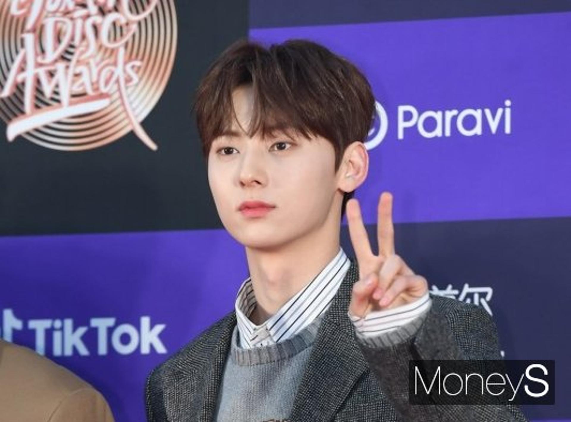 "보고싶을 것" 황민현 입소… 사회복무요원 대체복무