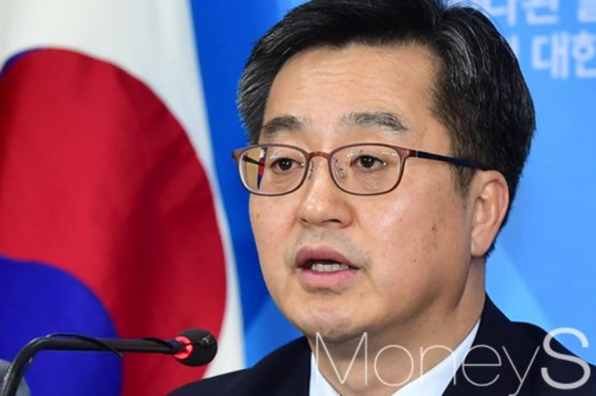 [소셜톡Talk] 김동연, '서해수호의 날' 맞아 산화한 55용사 추모