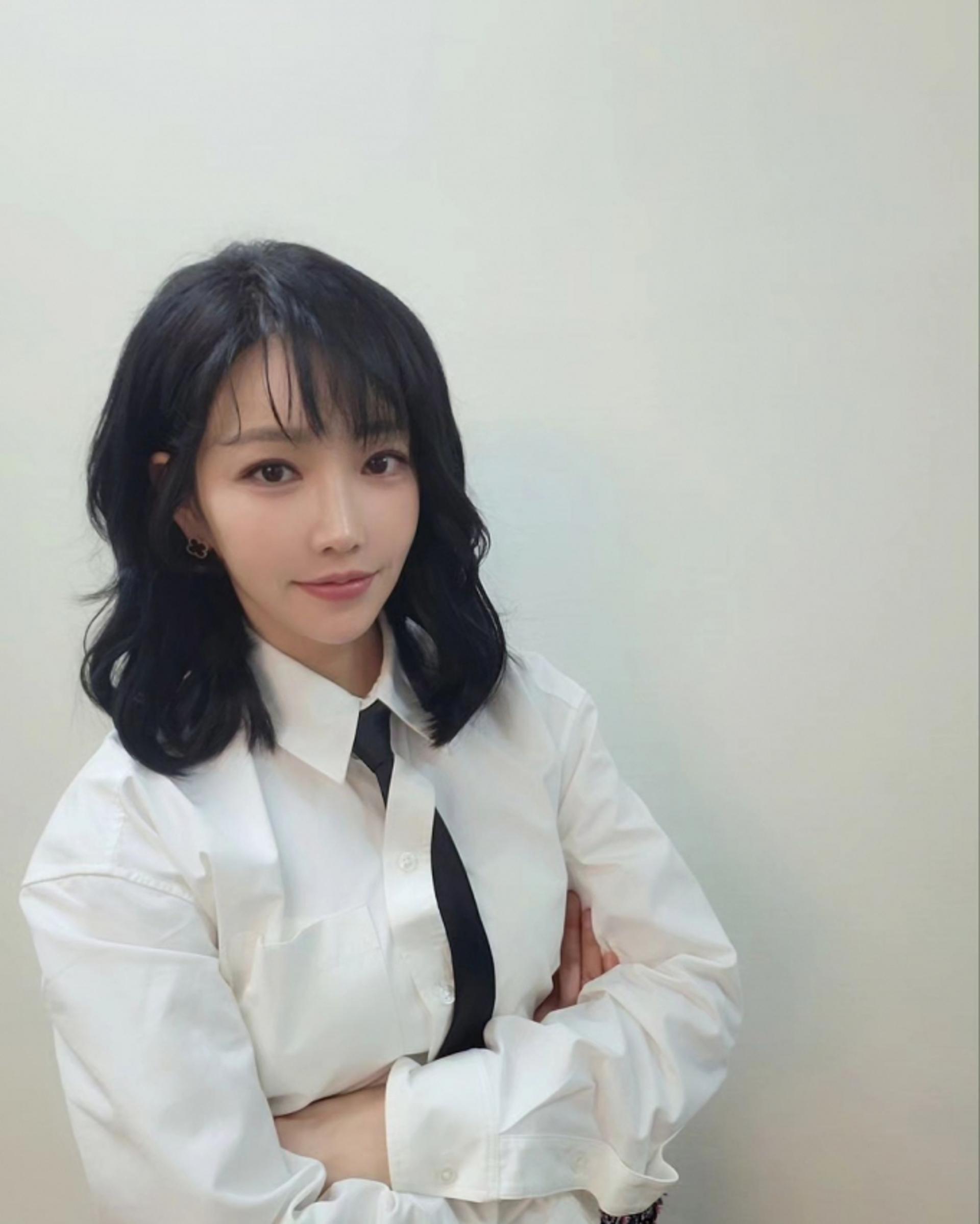 이유리, 40대 맞아?…프레피 스타일도 찰떡 소화
