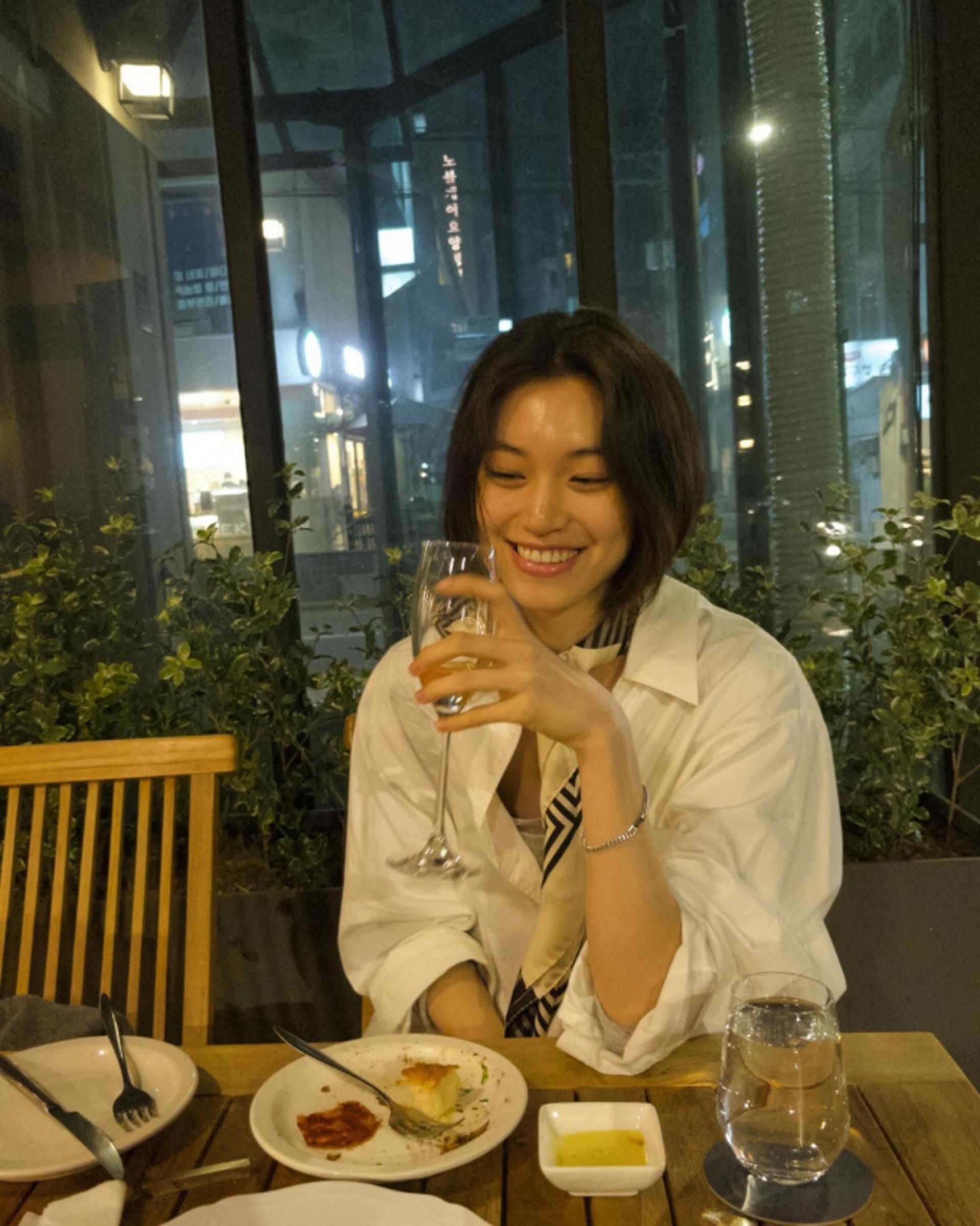 김도연, 스카프 하나로 한껏 꾸민 느낌 내기