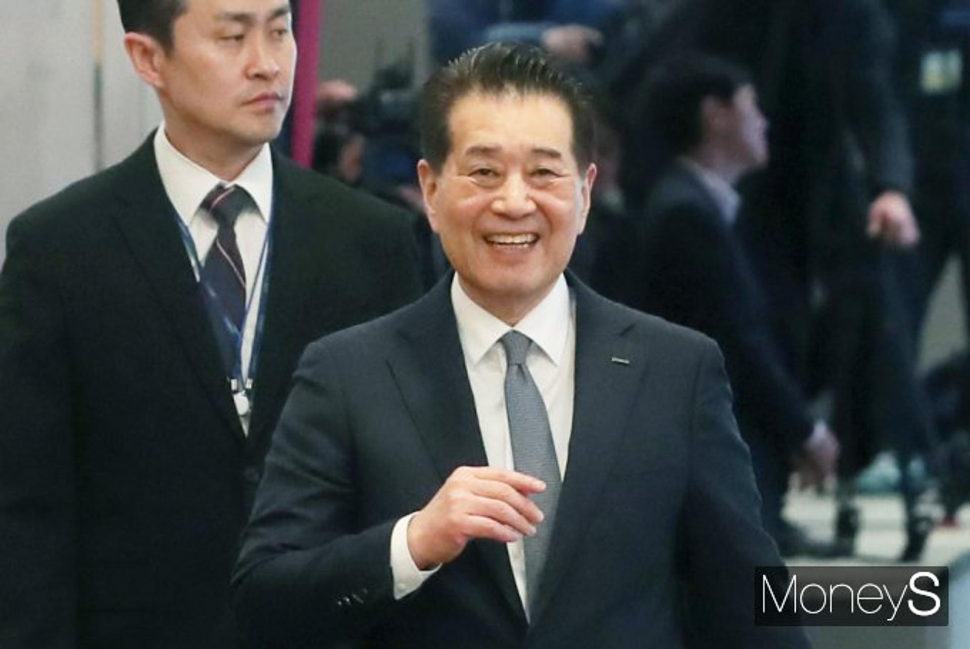 장인화 포스코그룹 회장, 임기 초부터 실적 악화 '암초'