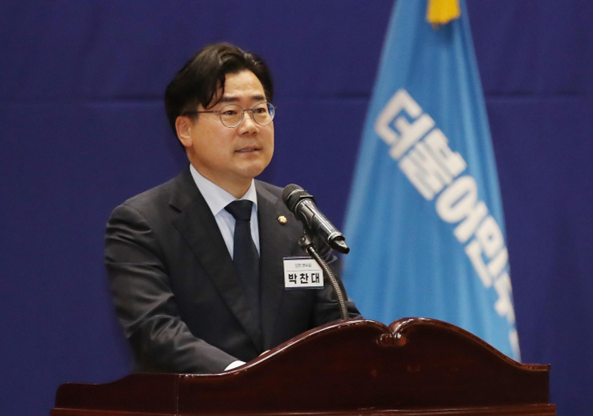 박찬대, 민주당 원내대표 선출… "이재명과 뭉쳐 난국 이겨낼 것"