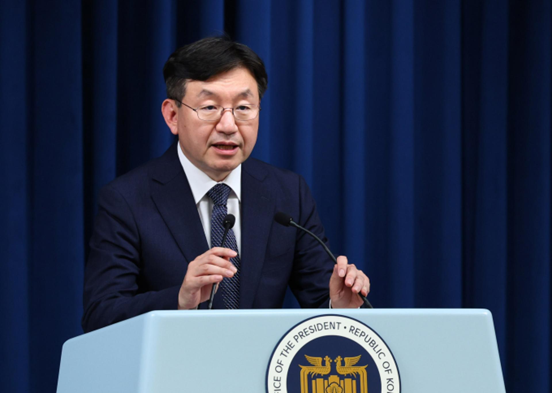 고개 숙인 대통령실… "해외직구 금지 철회, 혼란 드려 송구"