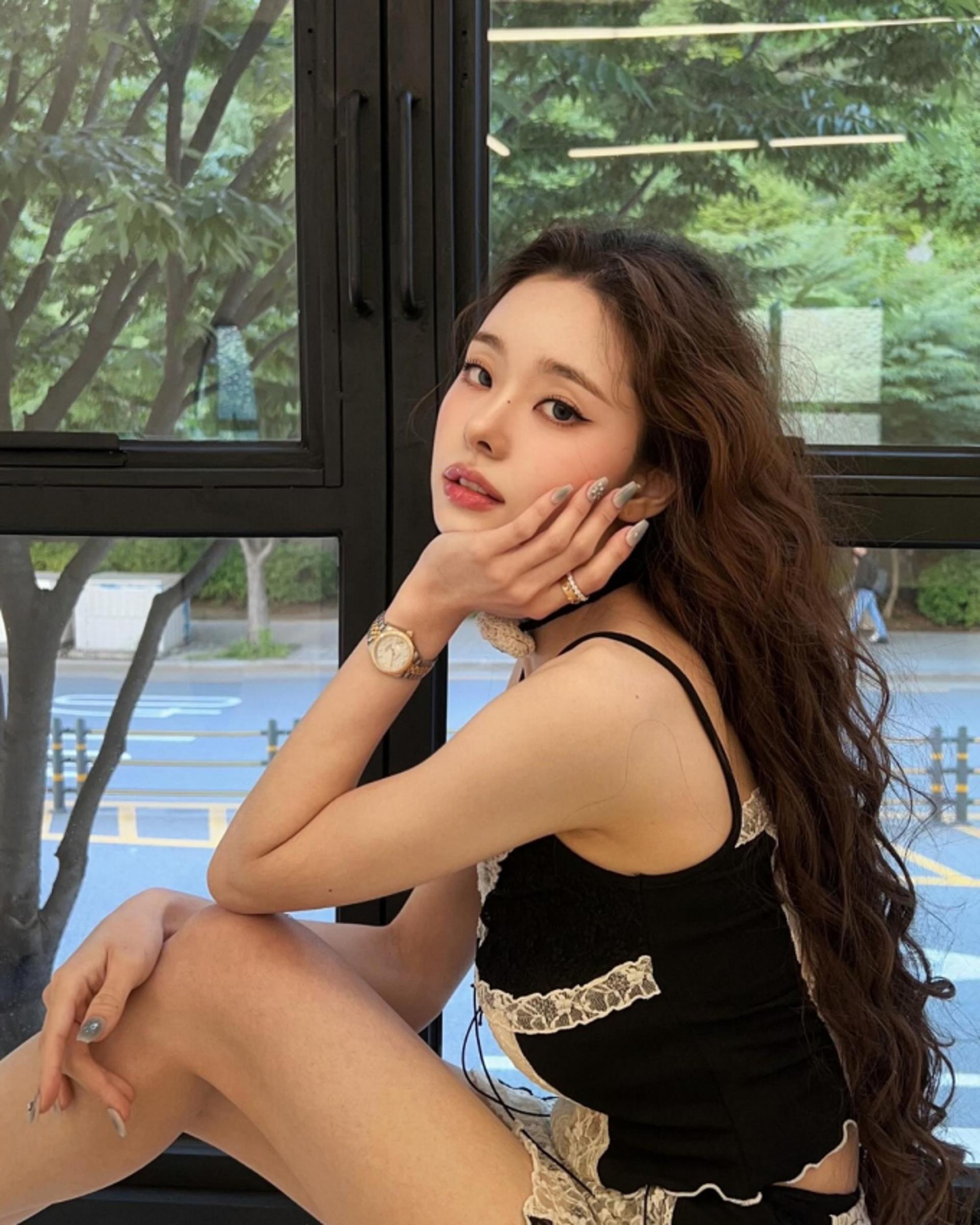 프리지아, 화려하고 고혹적인 란제리 룩
